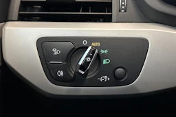 valkoinen Audi A4 2016 kuva 29.