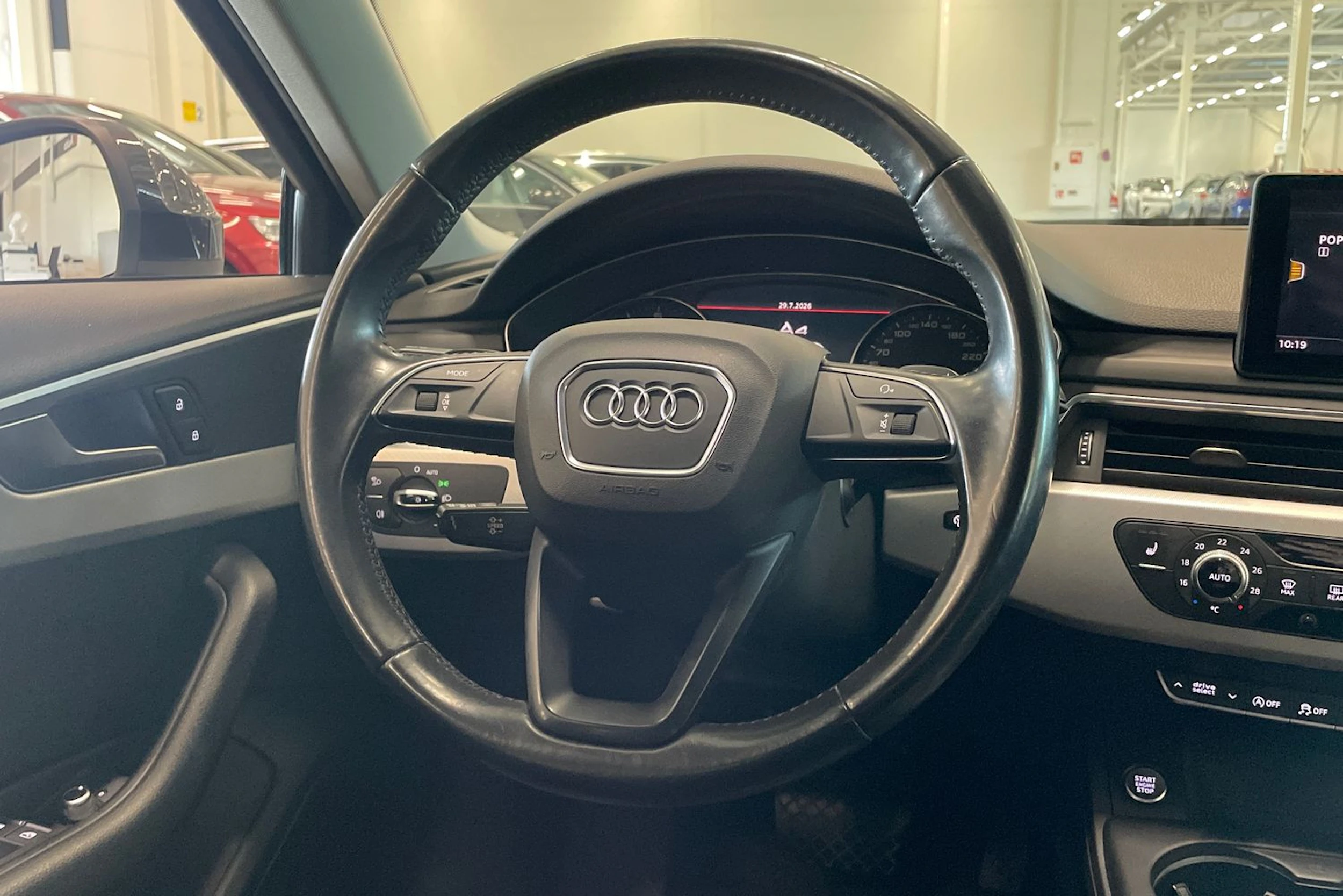 harmaa Audi A4 2016 kuva 13.