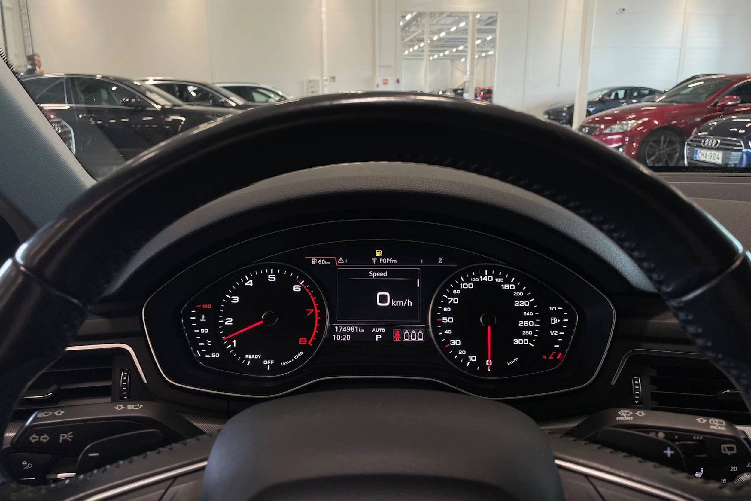 harmaa Audi A4 2016 kuva 14.