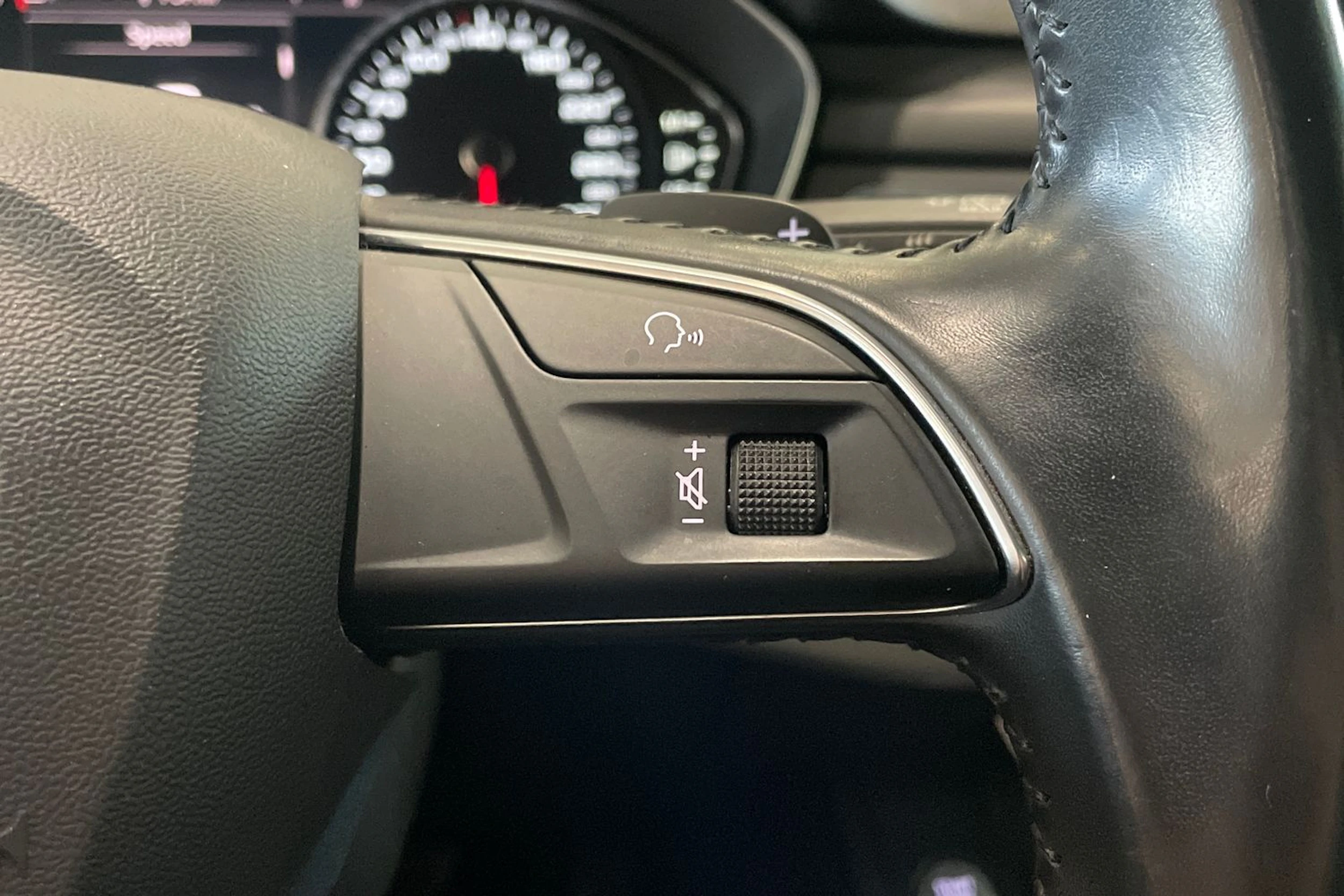 harmaa Audi A4 2016 kuva 15.