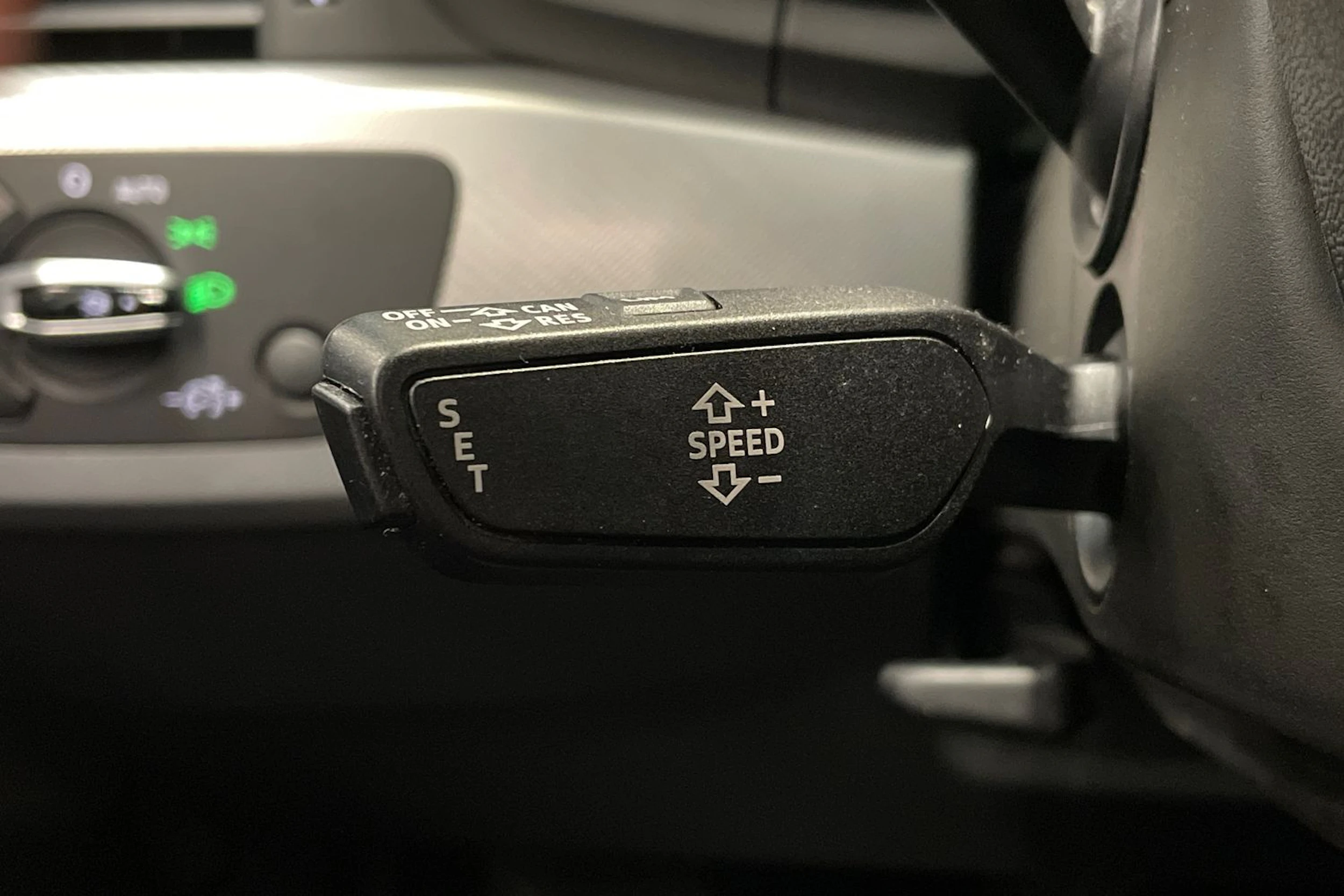 harmaa Audi A4 2016 kuva 17.