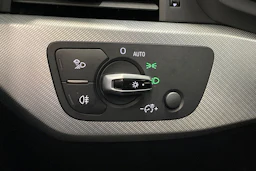 harmaa Audi A4 2016 kuva 18.