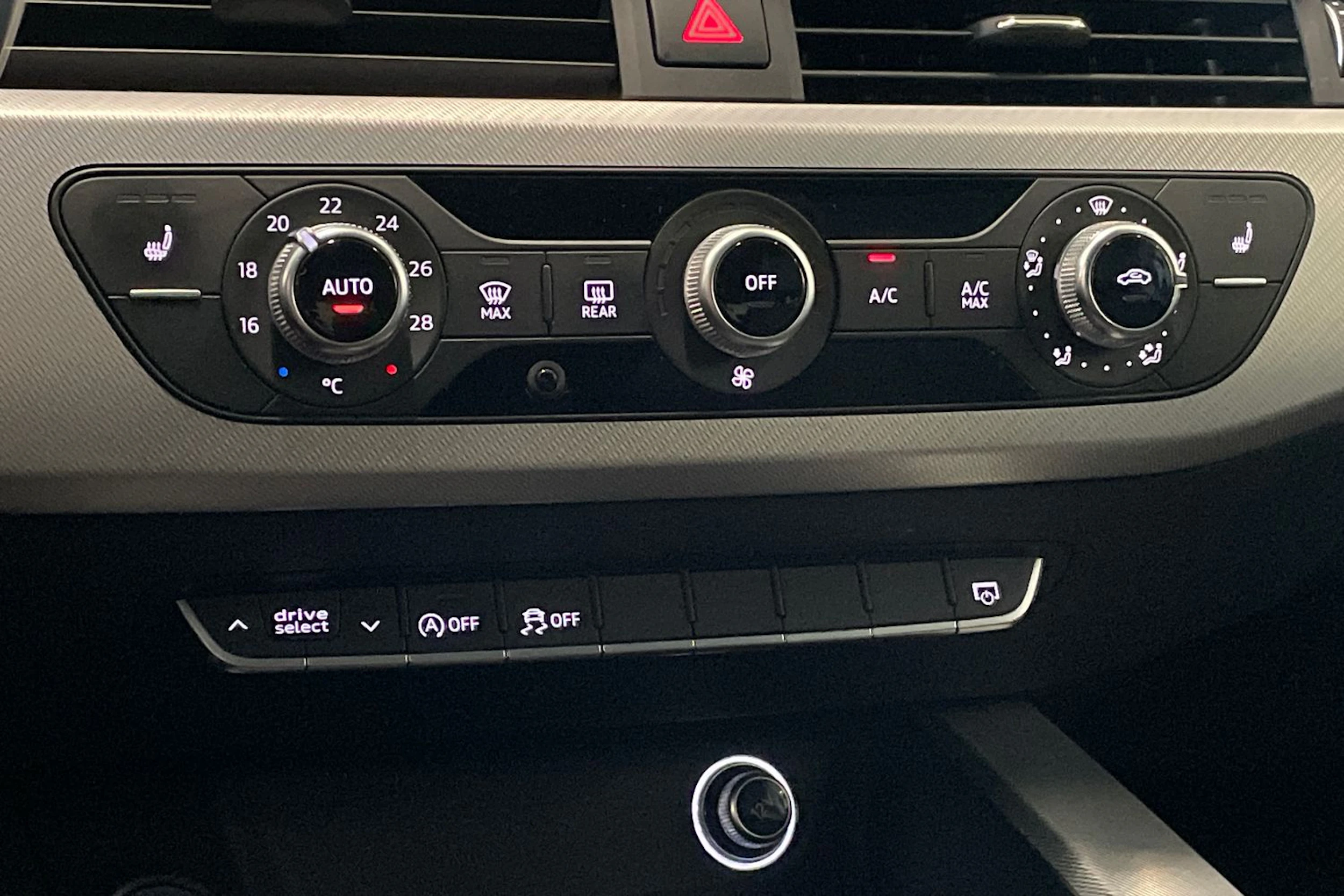 harmaa Audi A4 2016 kuva 24.