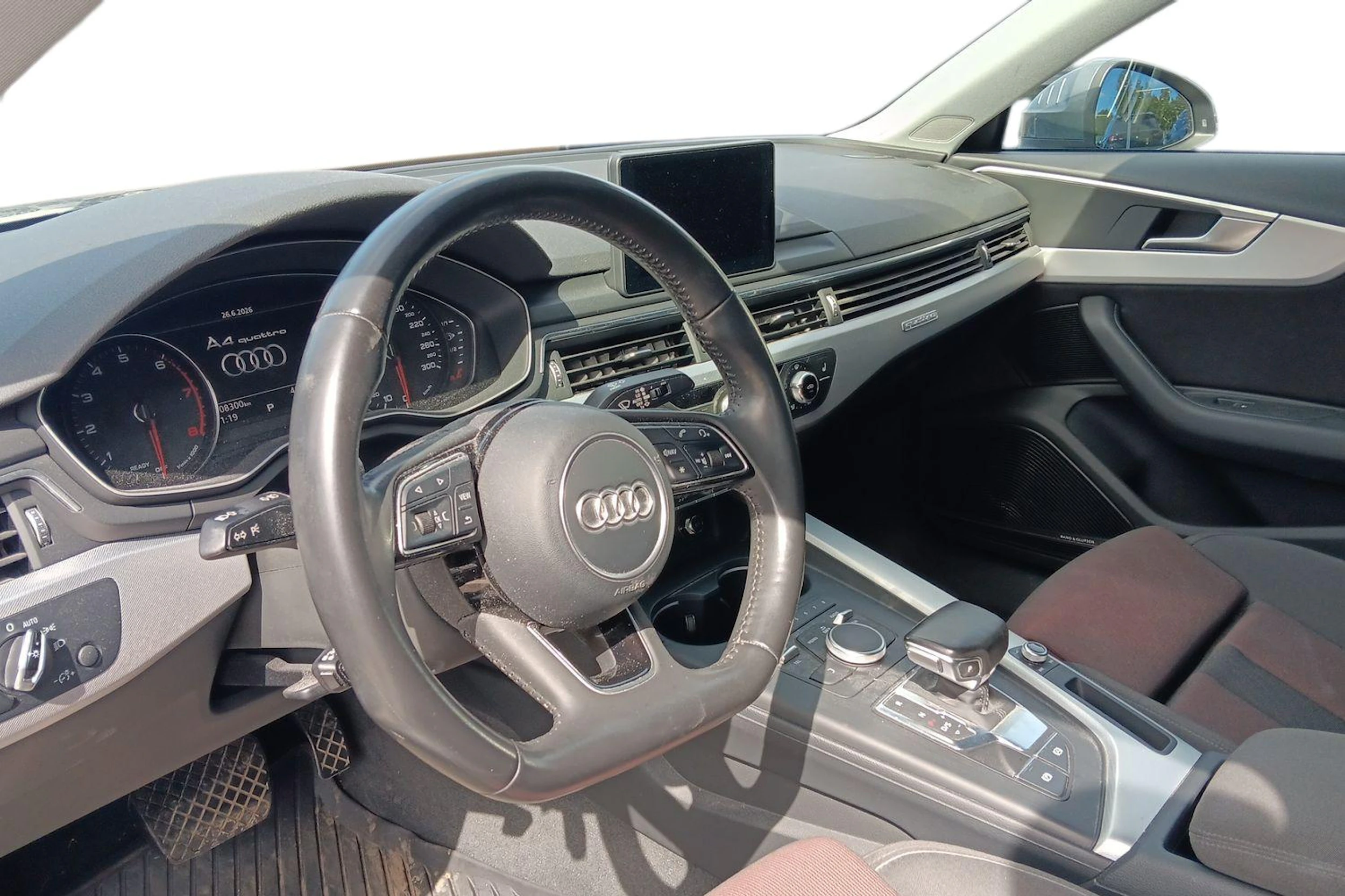 Harmaa Audi A4 2016 kuva 3.