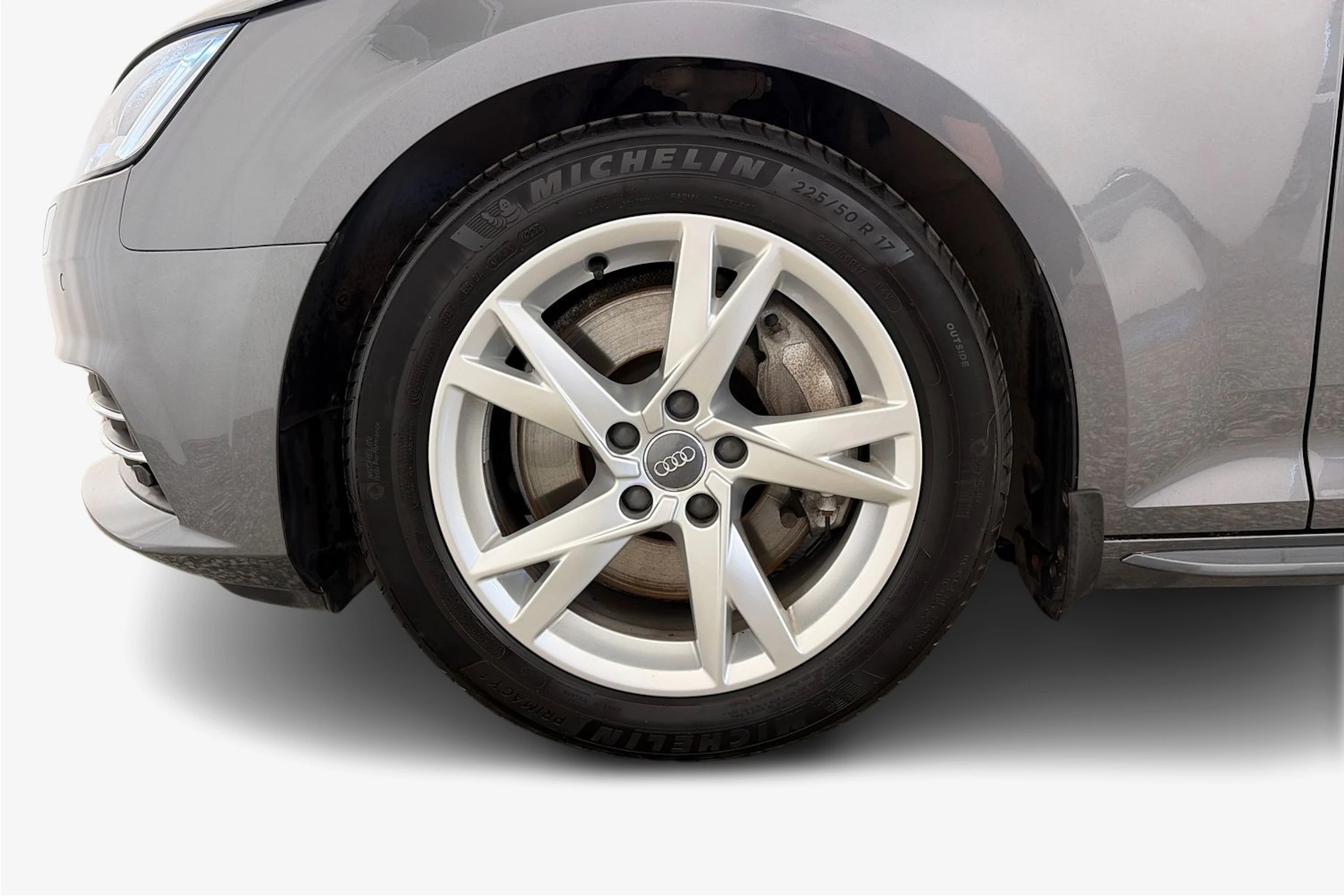 Harmaa Audi A4 2016 kuva 9.