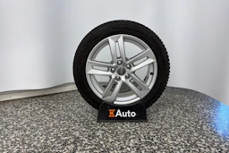 Harmaa Audi A4 2016 kuva 10.
