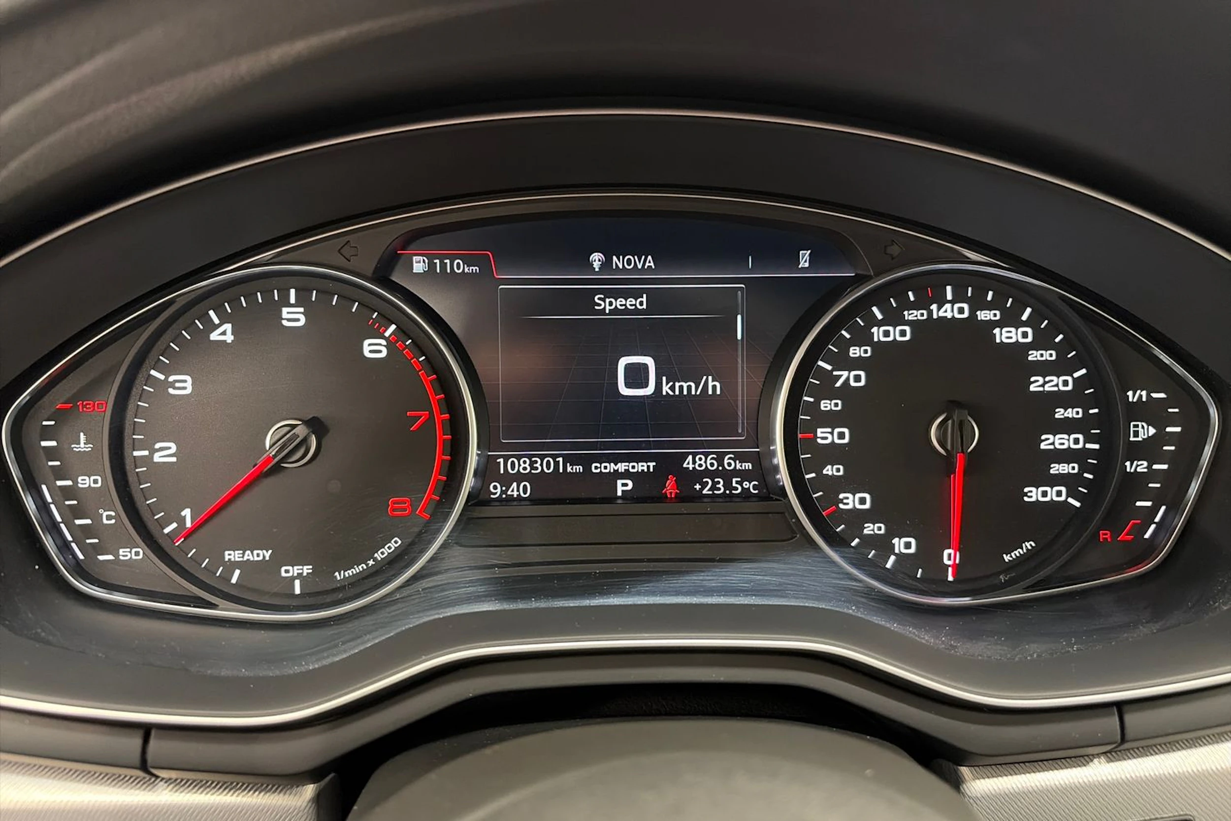 Harmaa Audi A4 2016 kuva 13.