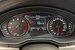 Harmaa Audi A4 2016 kuva 13.