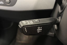 Harmaa Audi A4 2016 kuva 16.