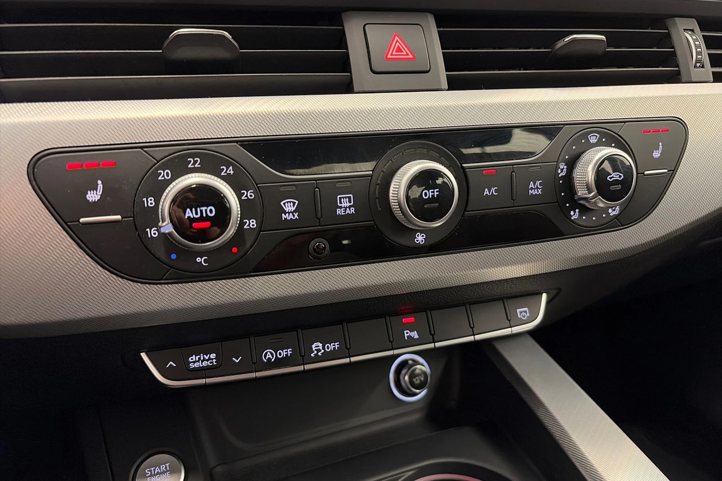 Harmaa Audi A4 2016 kuva 21.