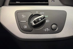 Harmaa Audi A4 2016 kuva 24.