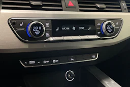 met. sininen Audi A4 2016 kuva 25.