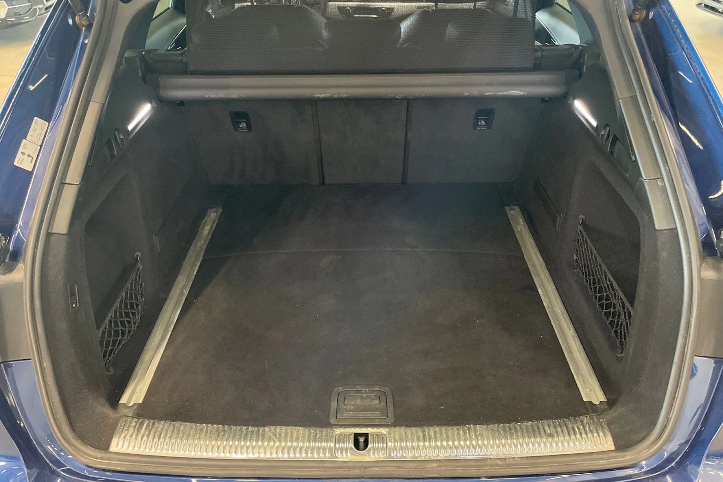 met. sininen Audi A4 2016 kuva 30.
