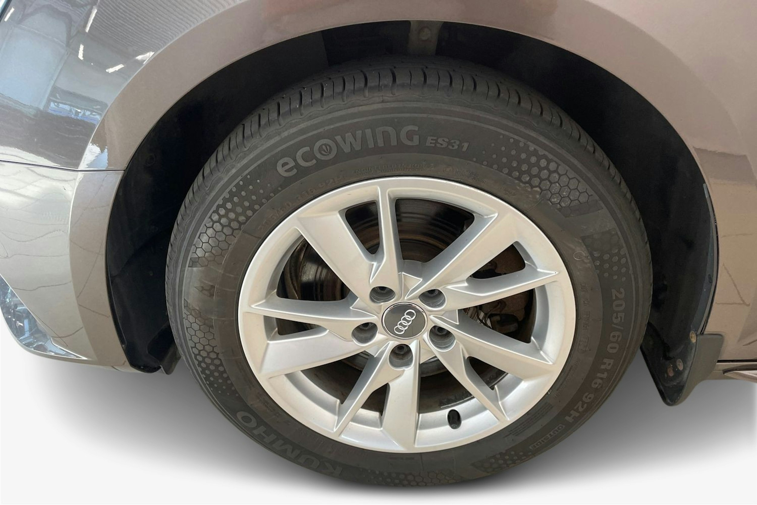 ruskea (beige) Audi A4 2016 kuva 9.