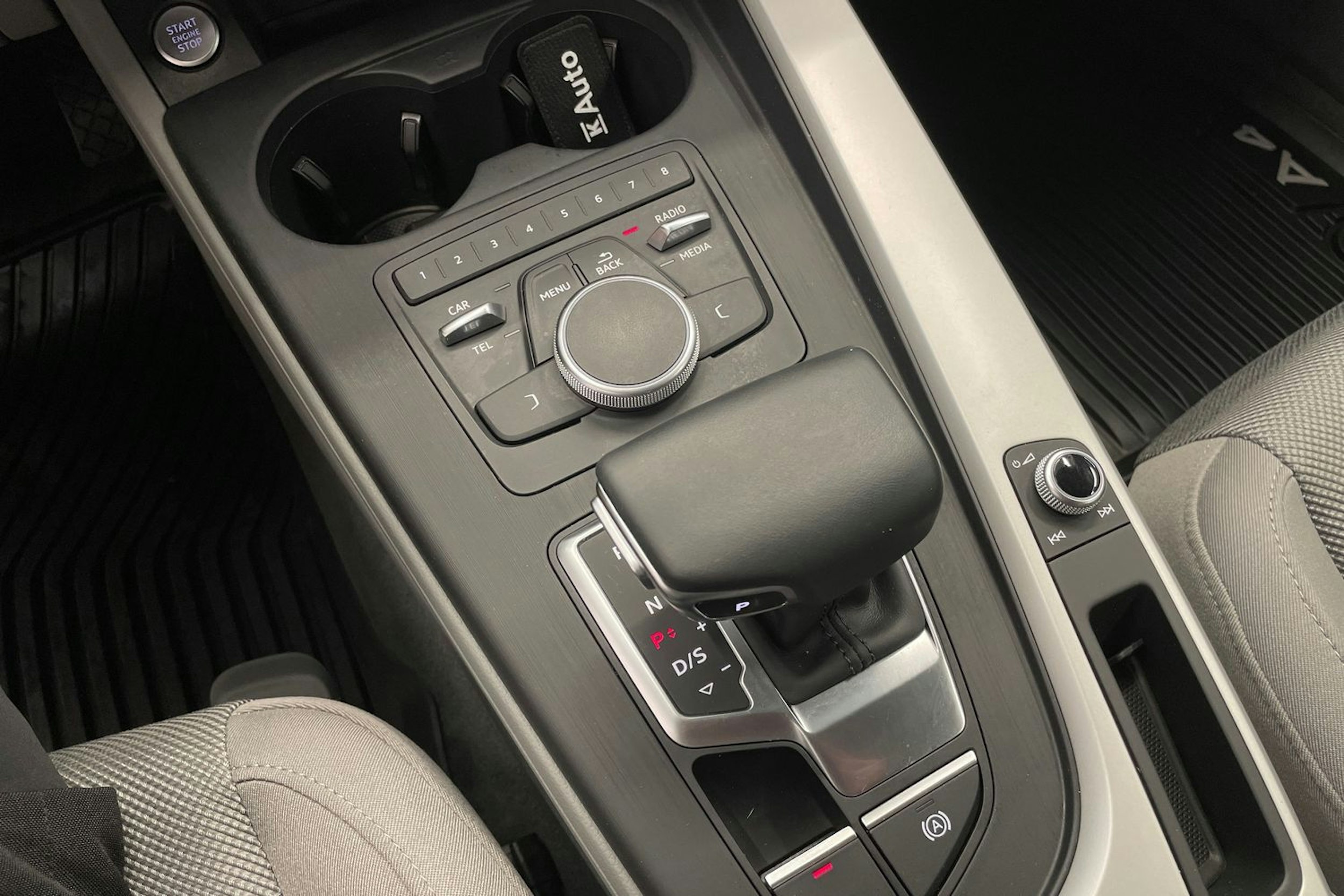 ruskea (beige) Audi A4 2016 kuva 14.