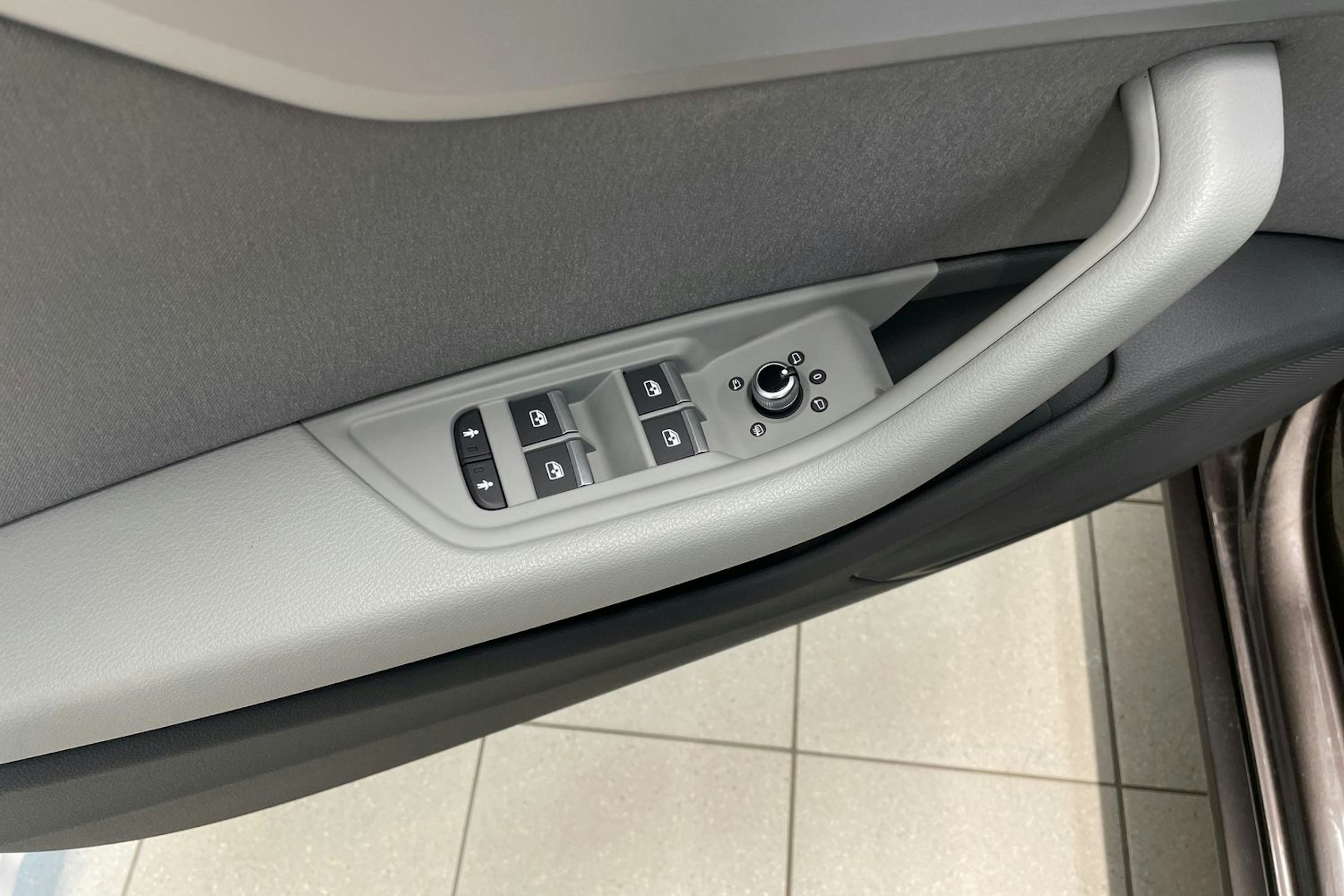 ruskea (beige) Audi A4 2016 kuva 16.