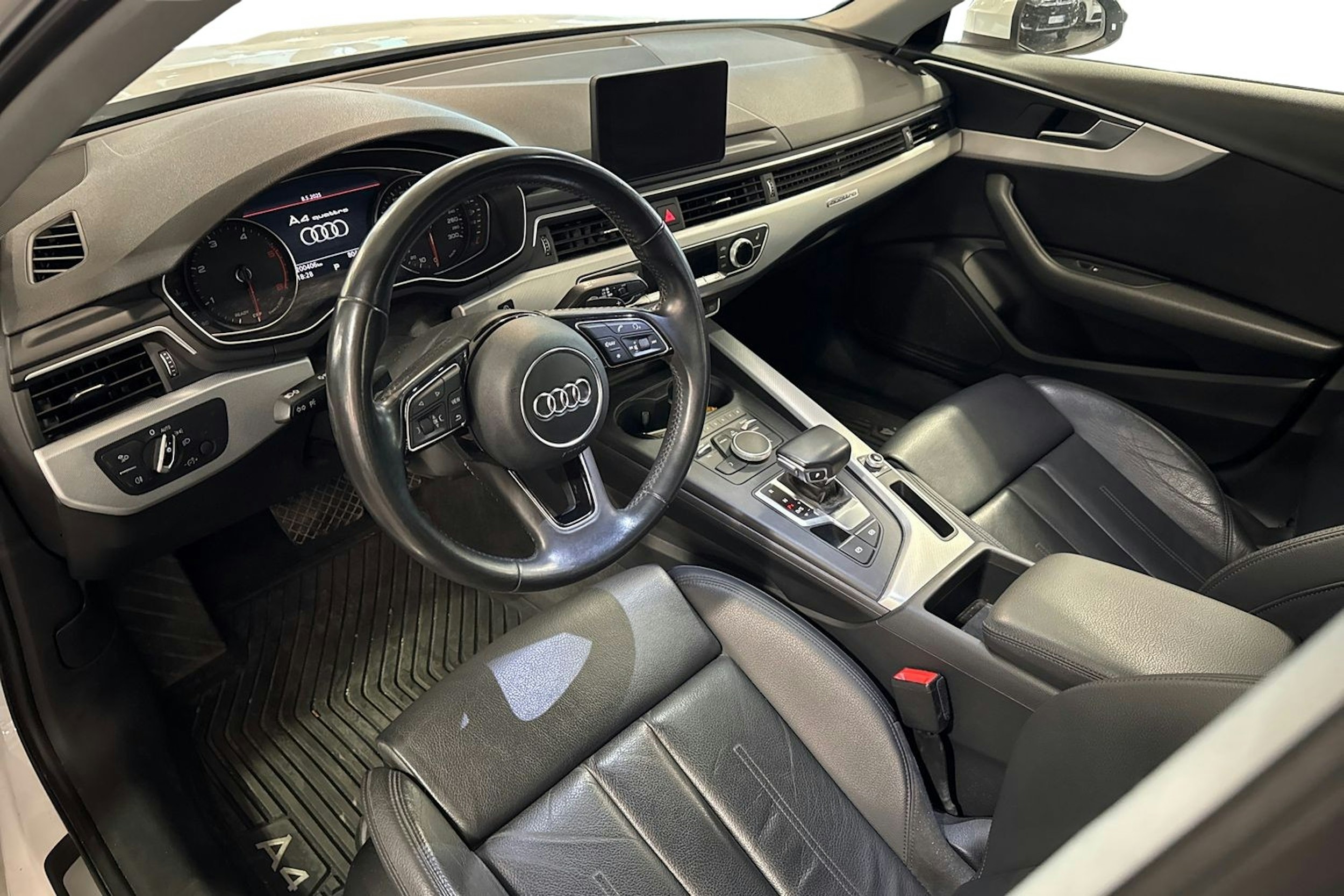 valkoinen Audi A4 2016 kuva 3.