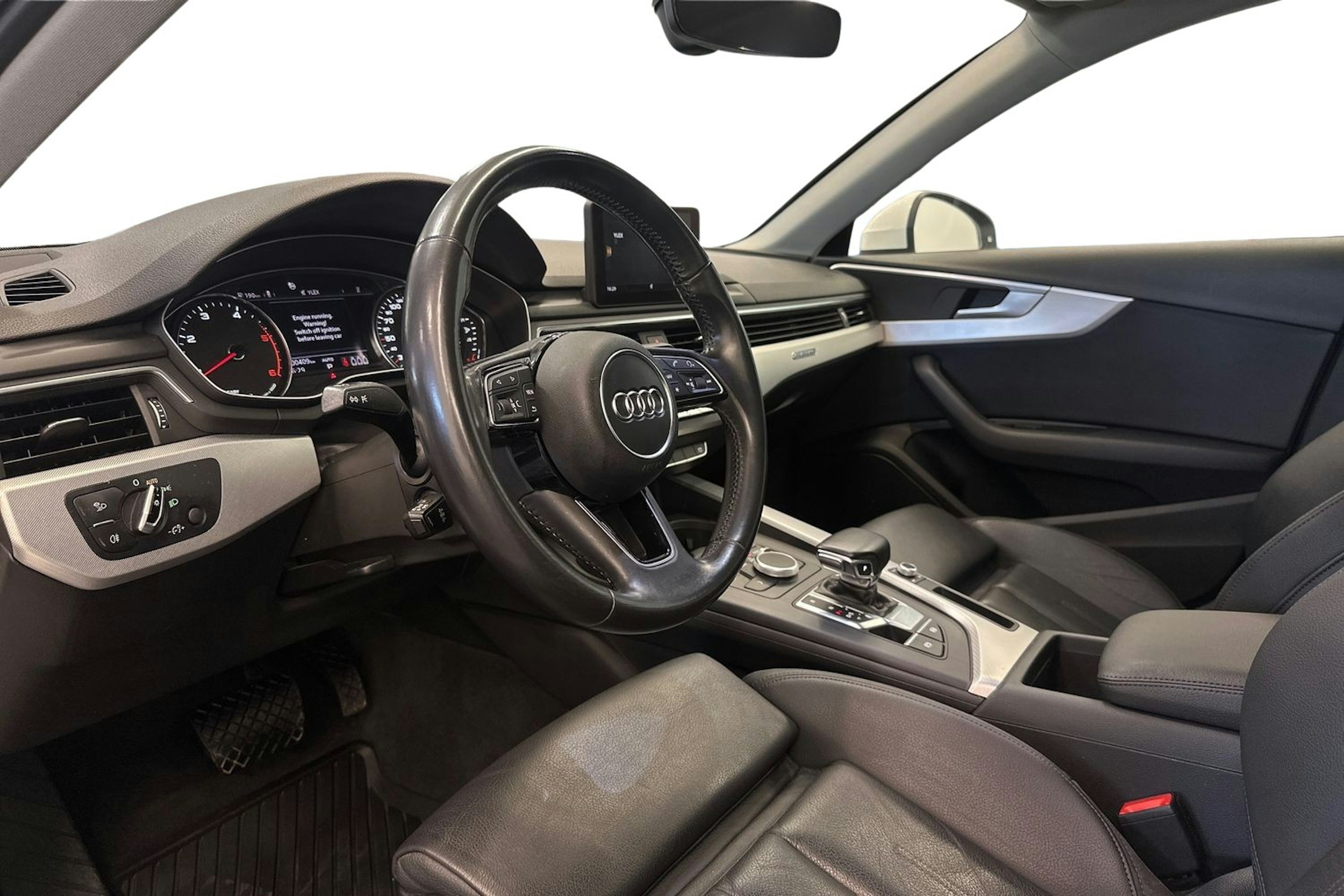 valkoinen Audi A4 2017 kuva 7.