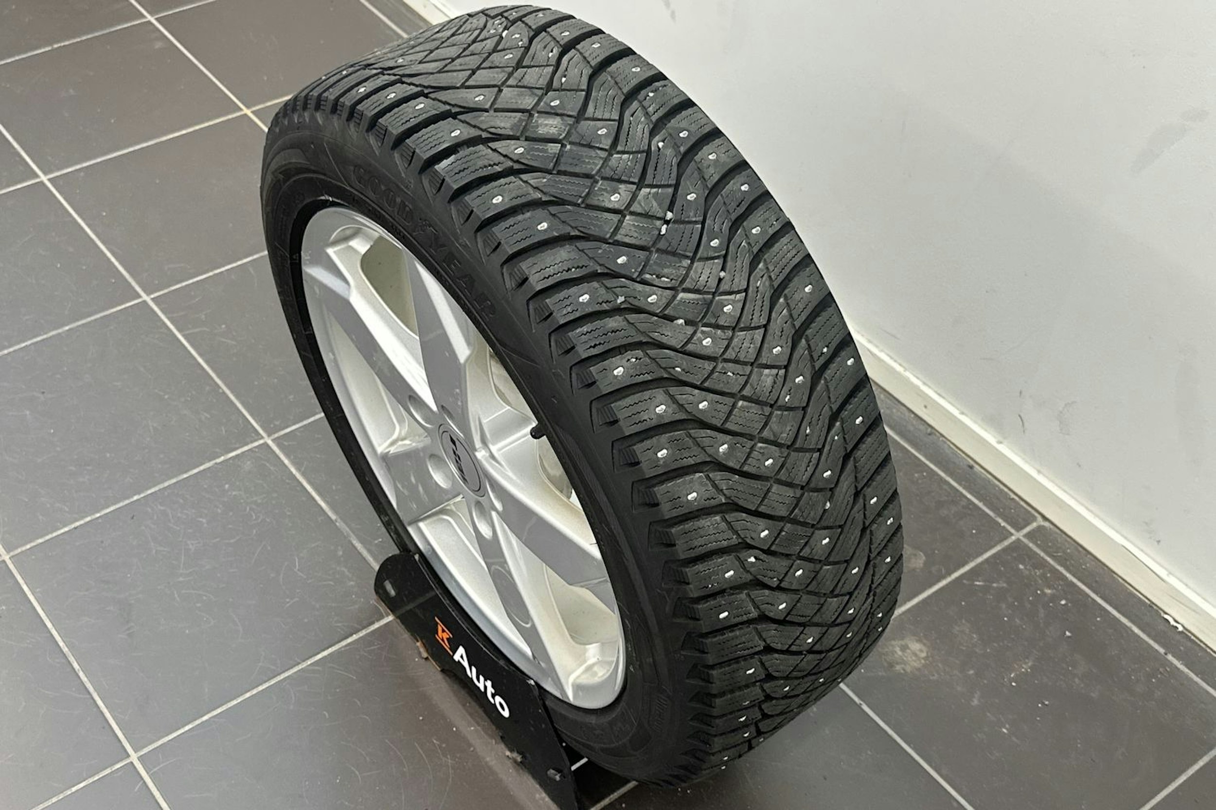 valkoinen Audi A4 2017 kuva 28.
