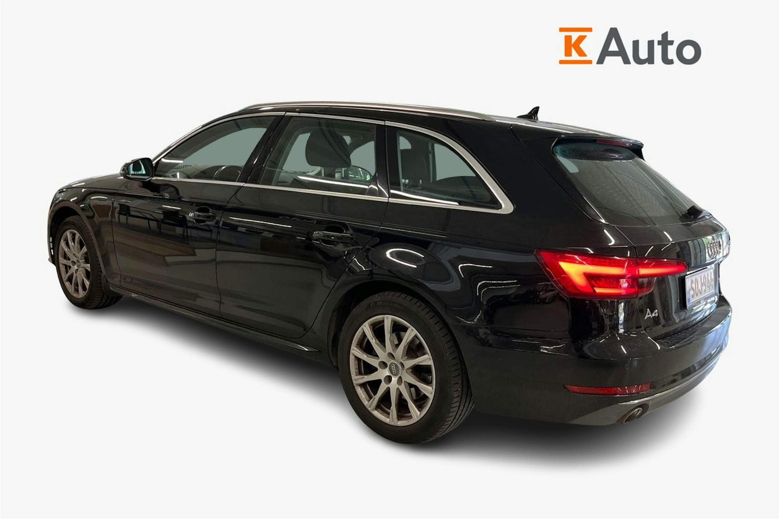 musta Audi A4 2016 kuva 2.