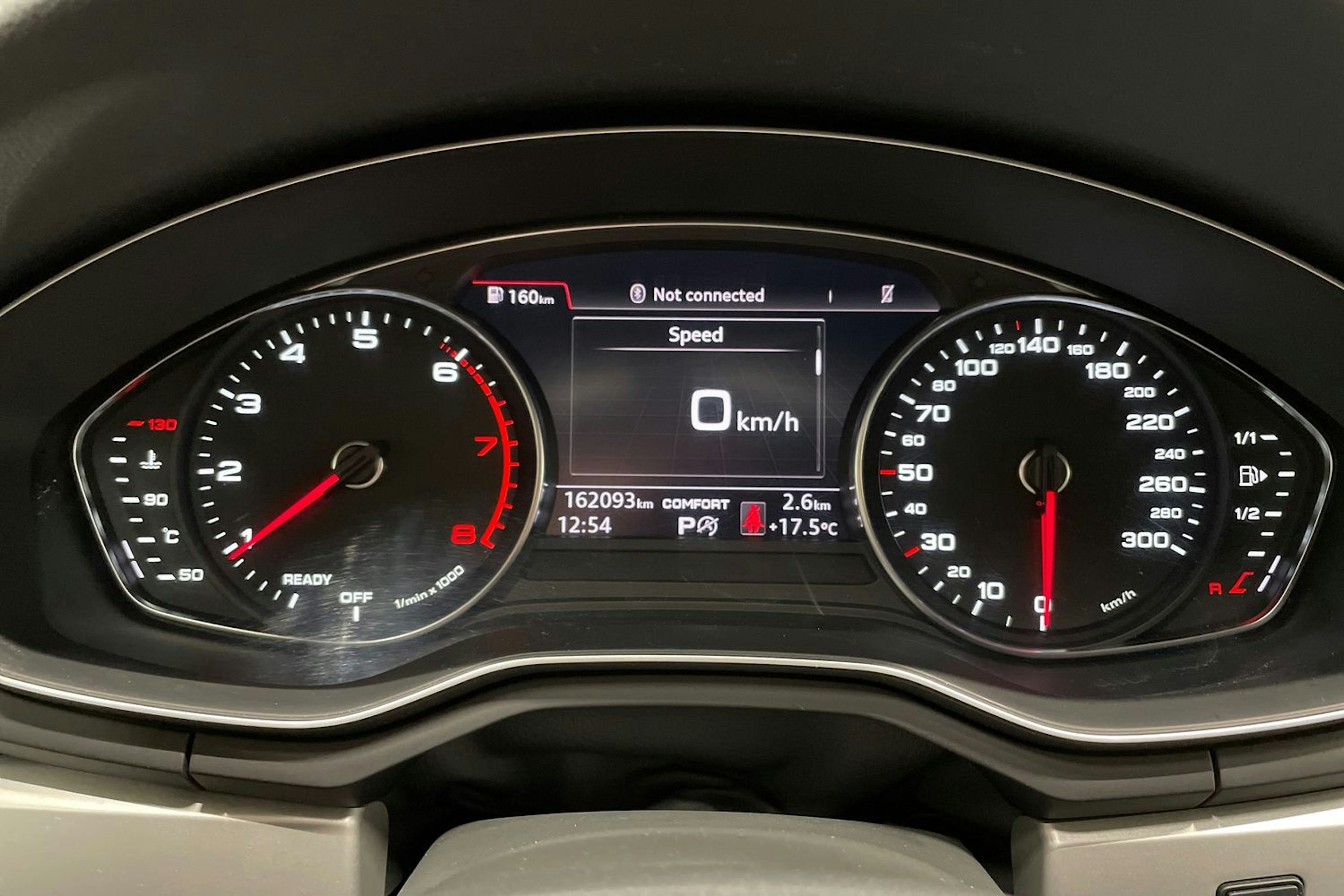 musta Audi A4 2017 kuva 16.