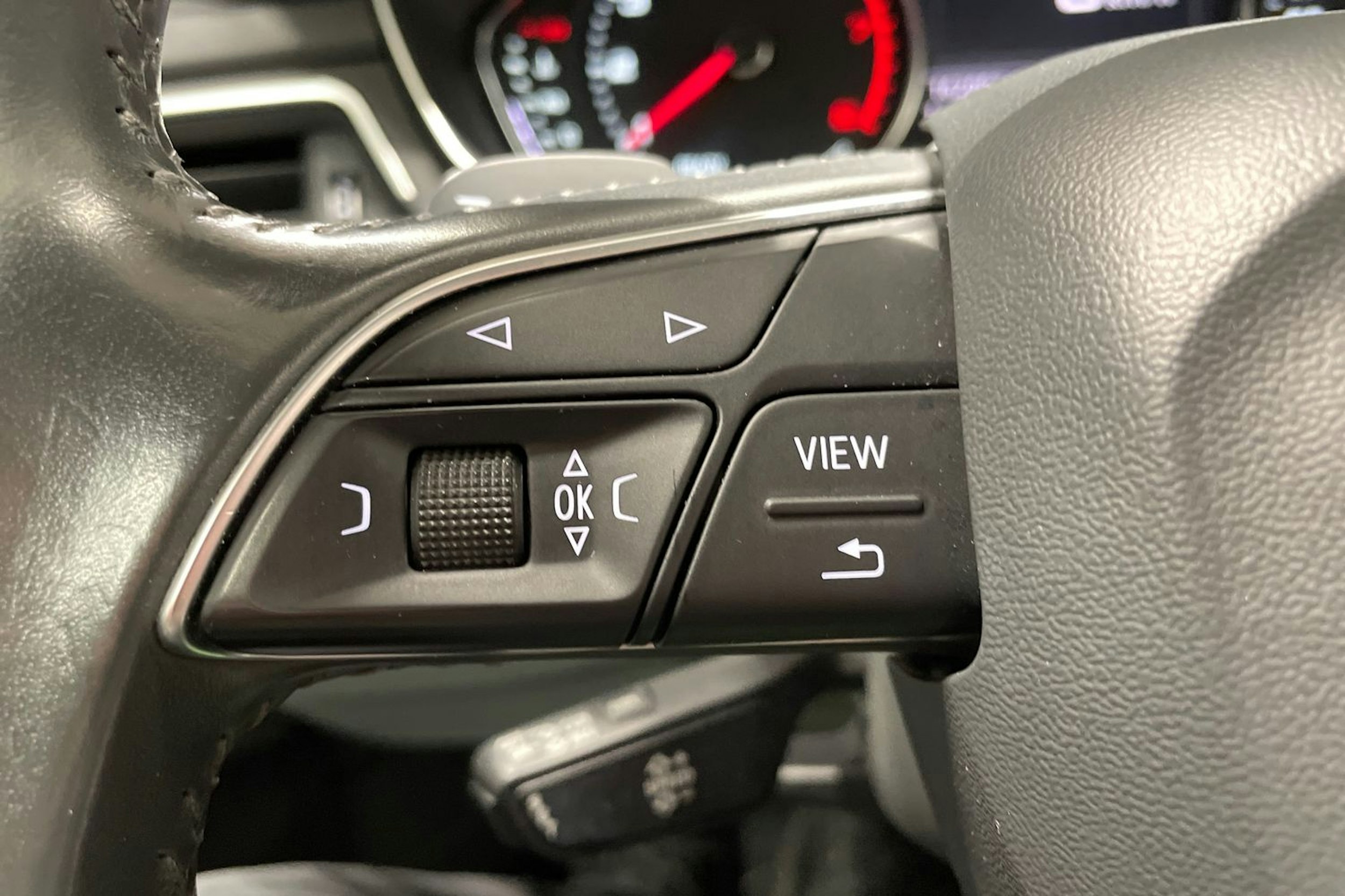 musta Audi A4 2017 kuva 22.
