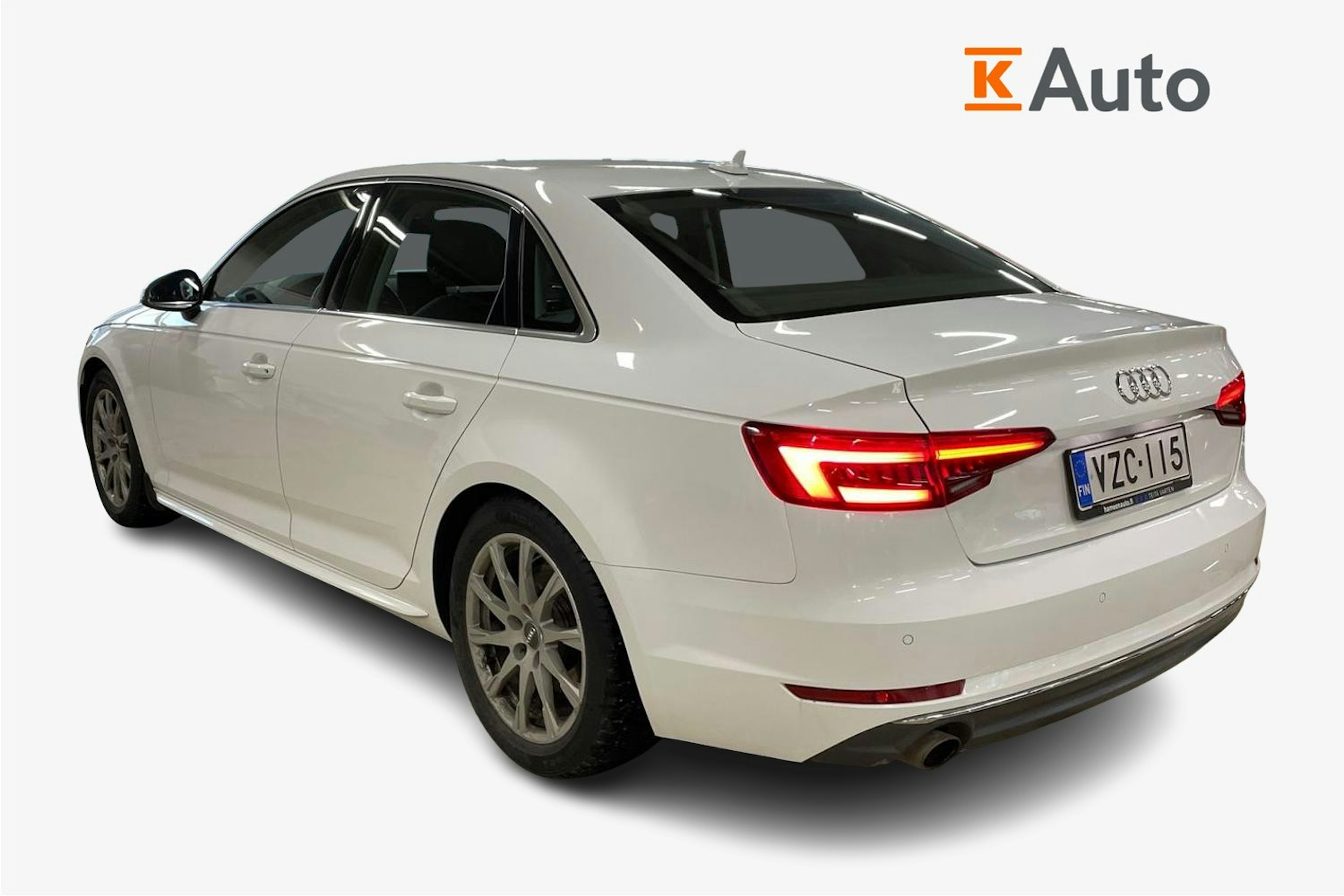 Valkoinen Audi A4 2016 kuva 2.