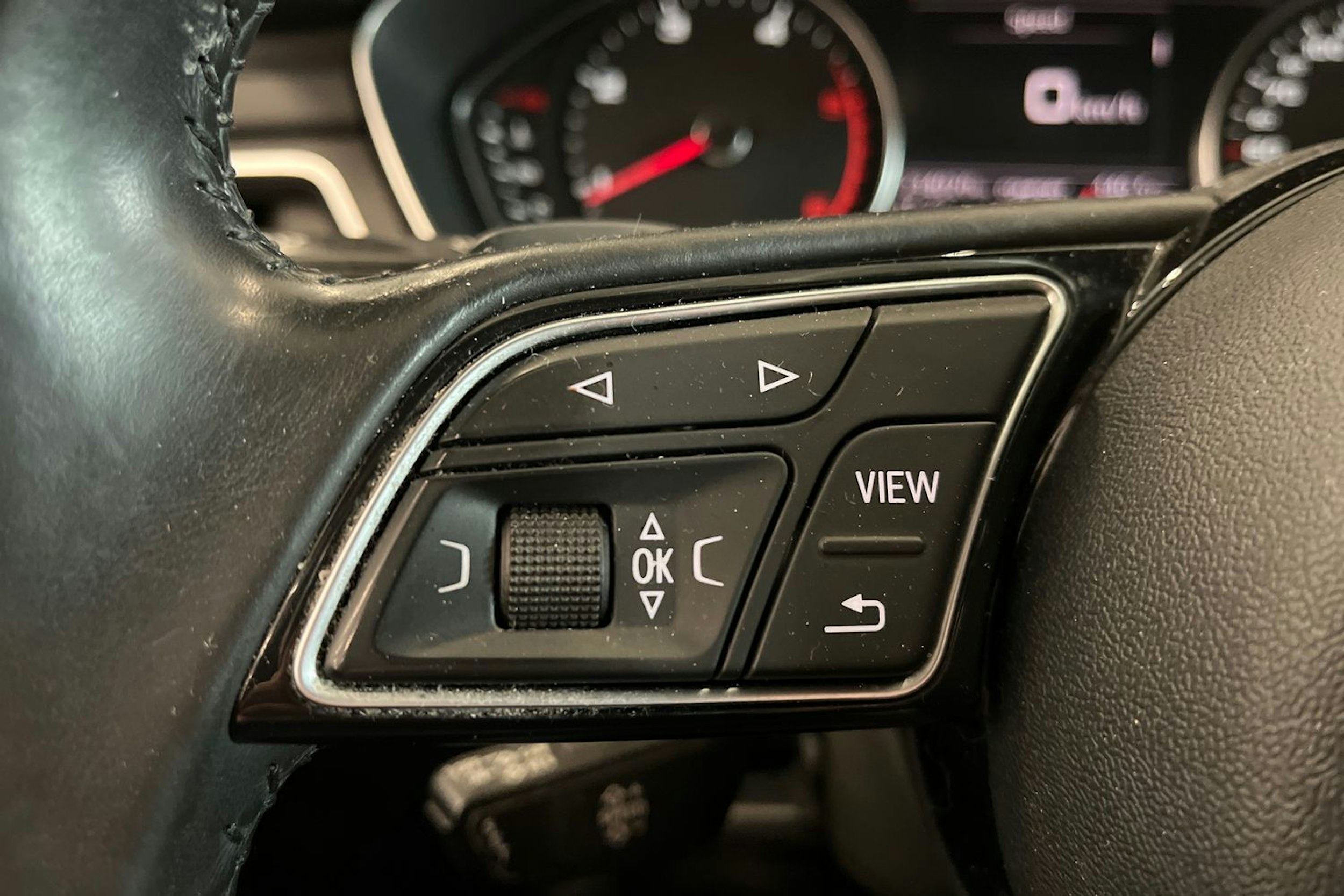 valkoinen Audi A4 2016 kuva 28.
