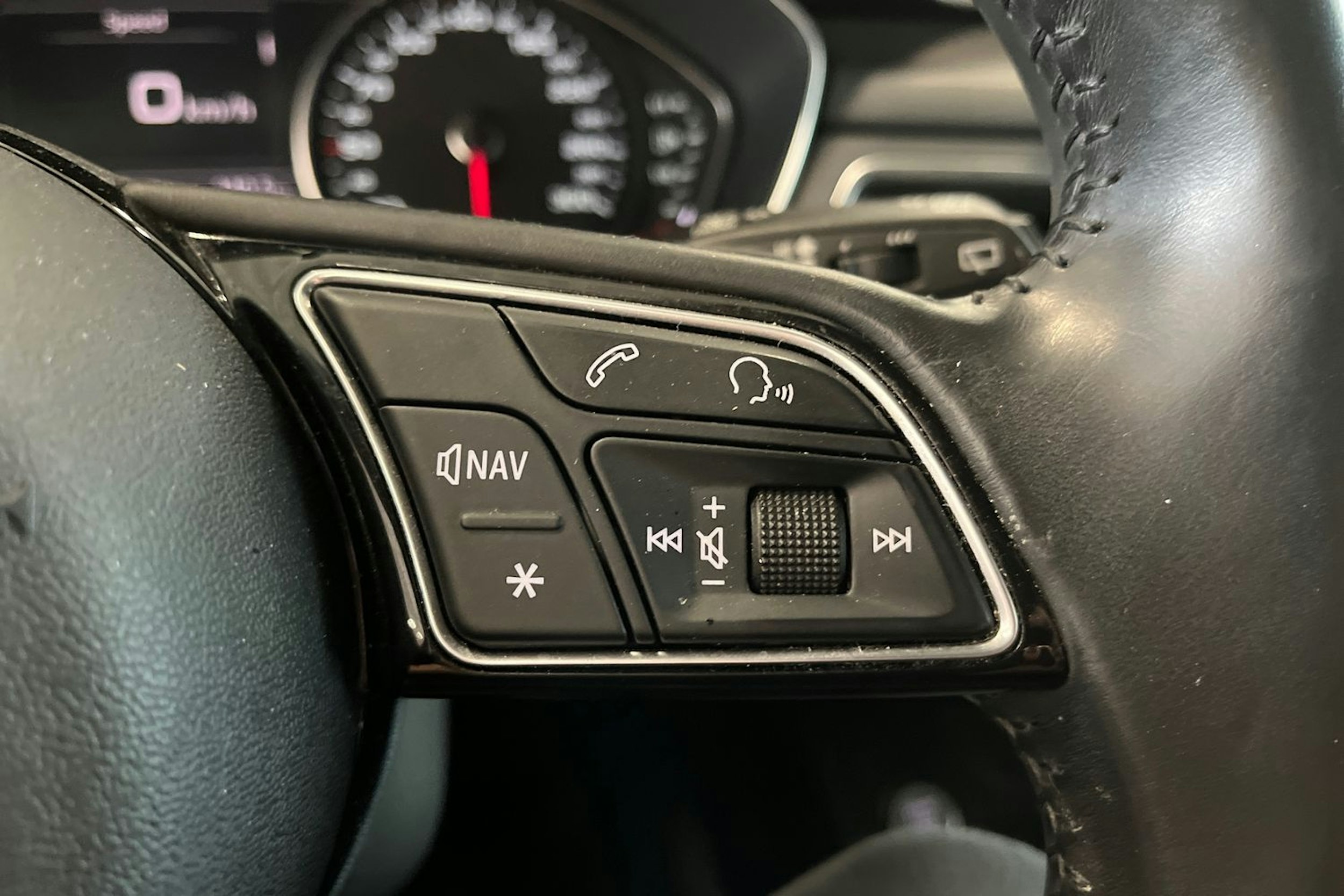 valkoinen Audi A4 2016 kuva 29.
