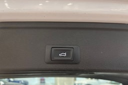 valkoinen Audi A4 2016 kuva 33.