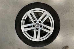 valkoinen Audi A4 2016 kuva 34.