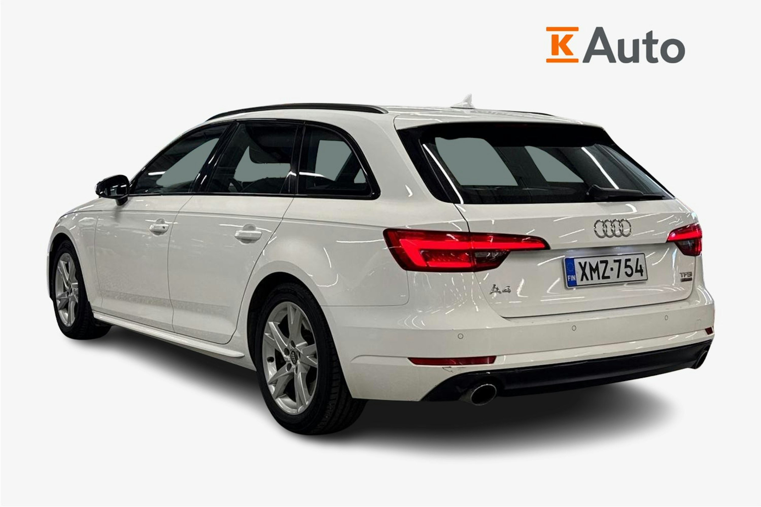 valkoinen Audi A4 2016 kuva 2.