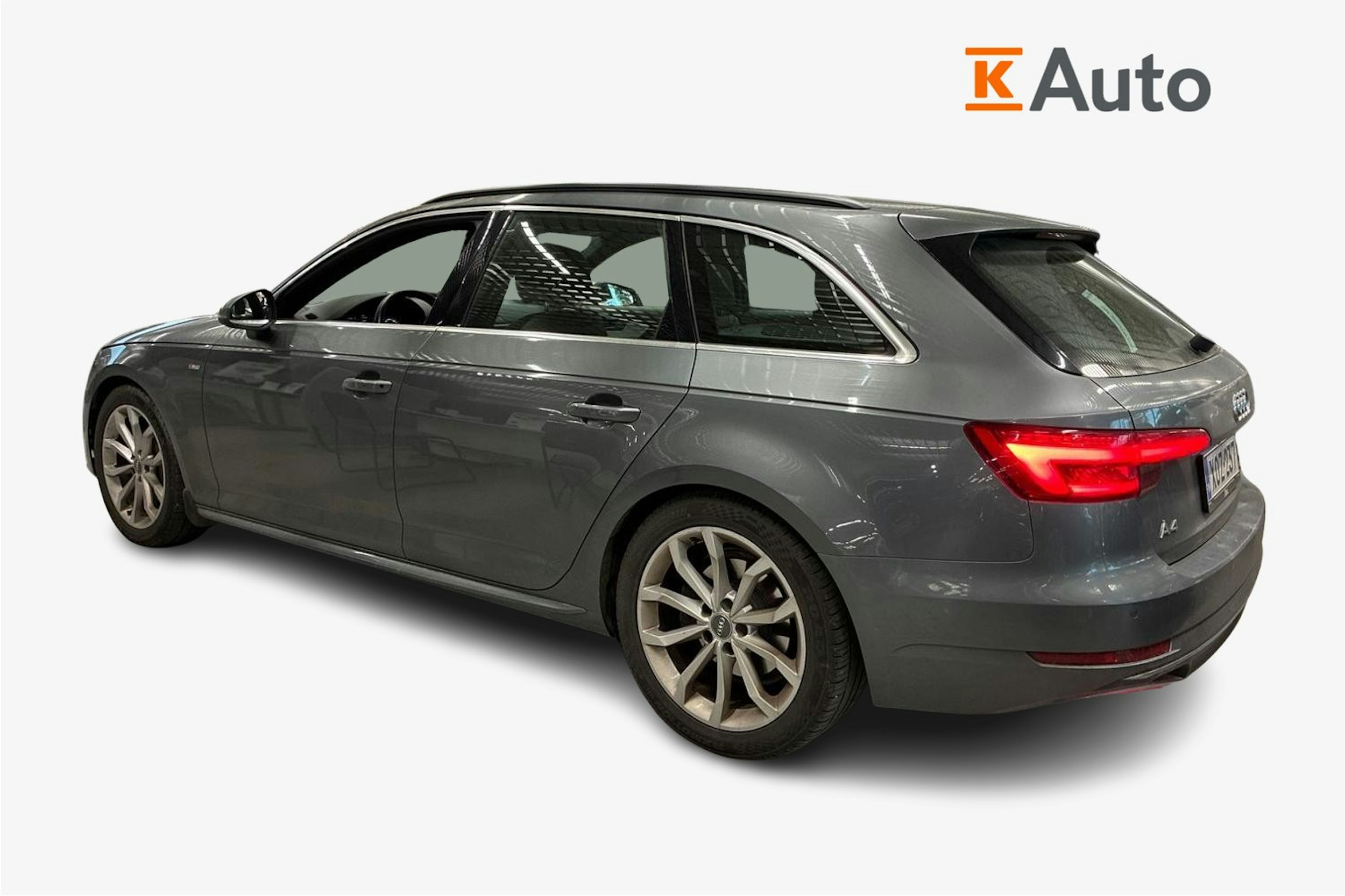 Harmaa Audi A4 2016 kuva 2.