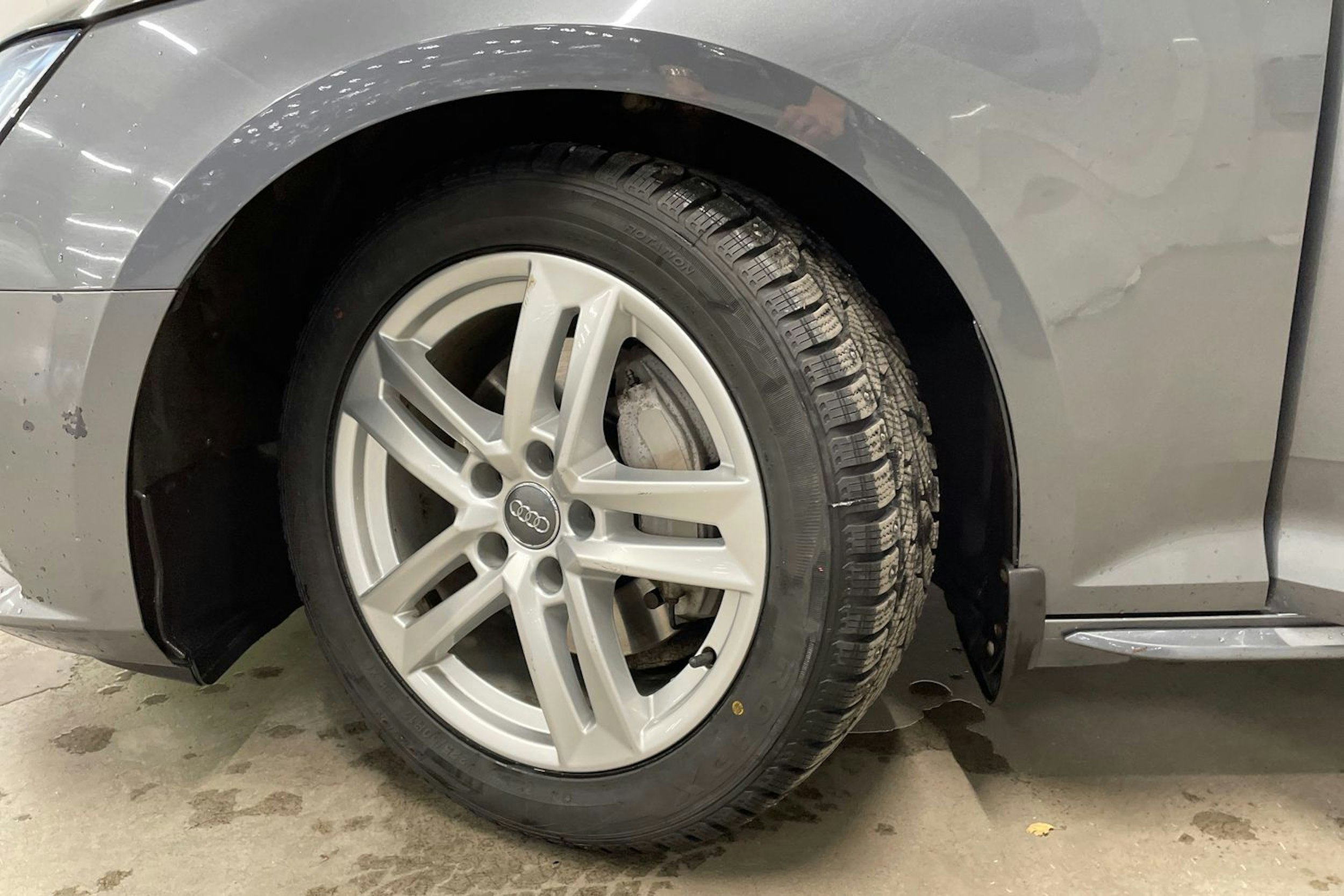 Harmaa Audi A4 2016 kuva 11.