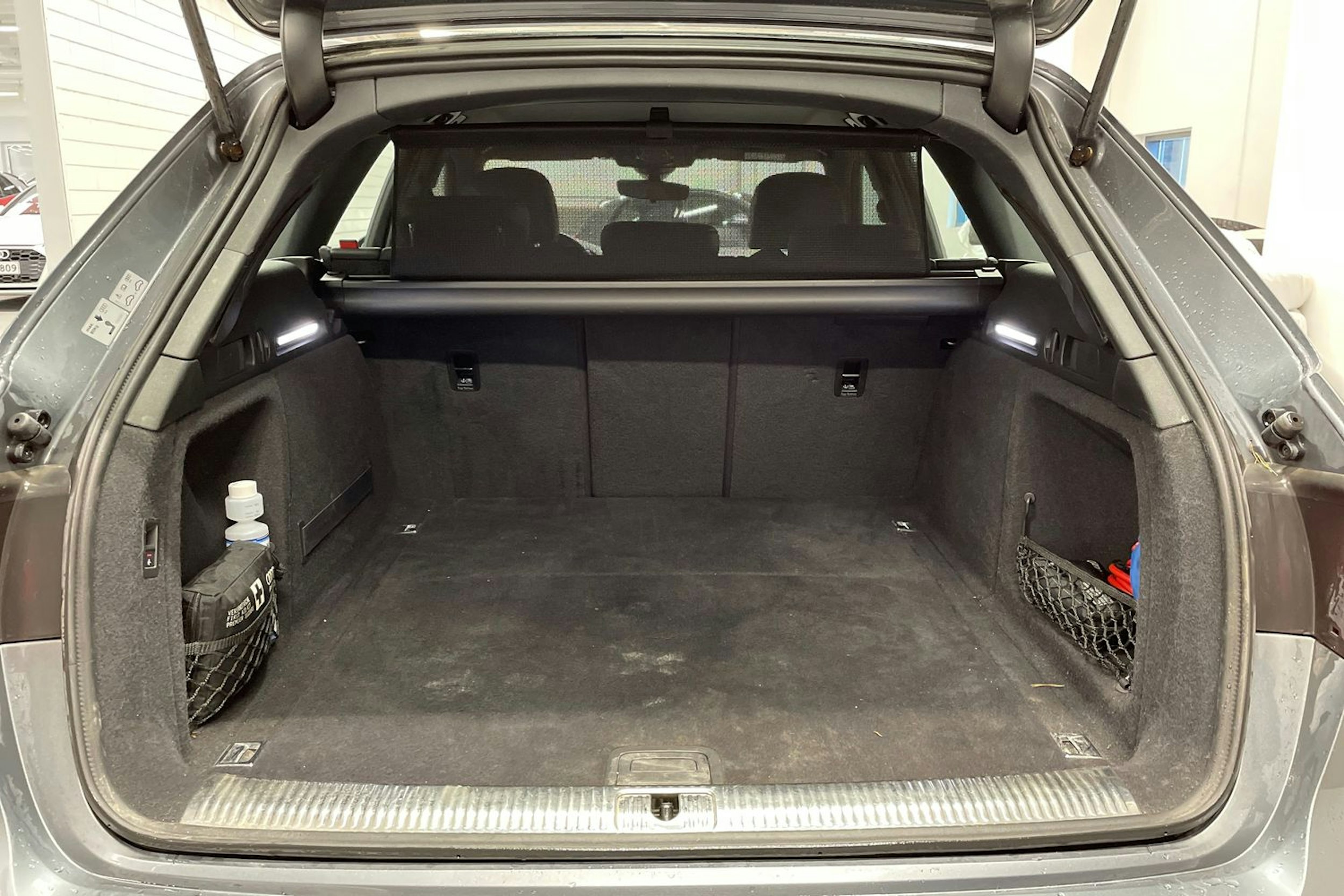 Harmaa Audi A4 2016 kuva 15.