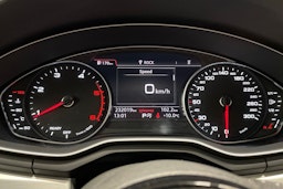 Harmaa Audi A4 2016 kuva 16.