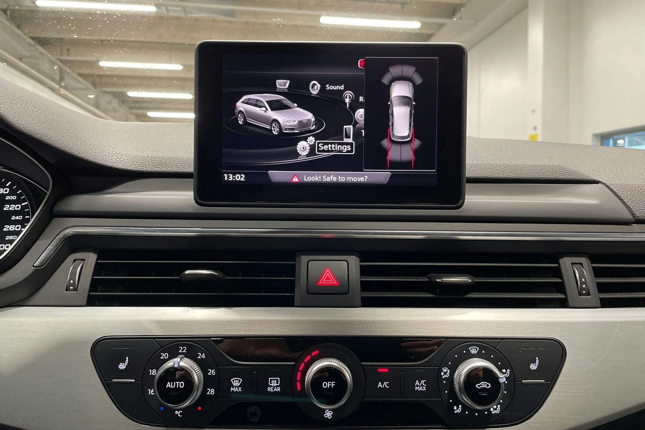 Harmaa Audi A4 2016 kuva 20.