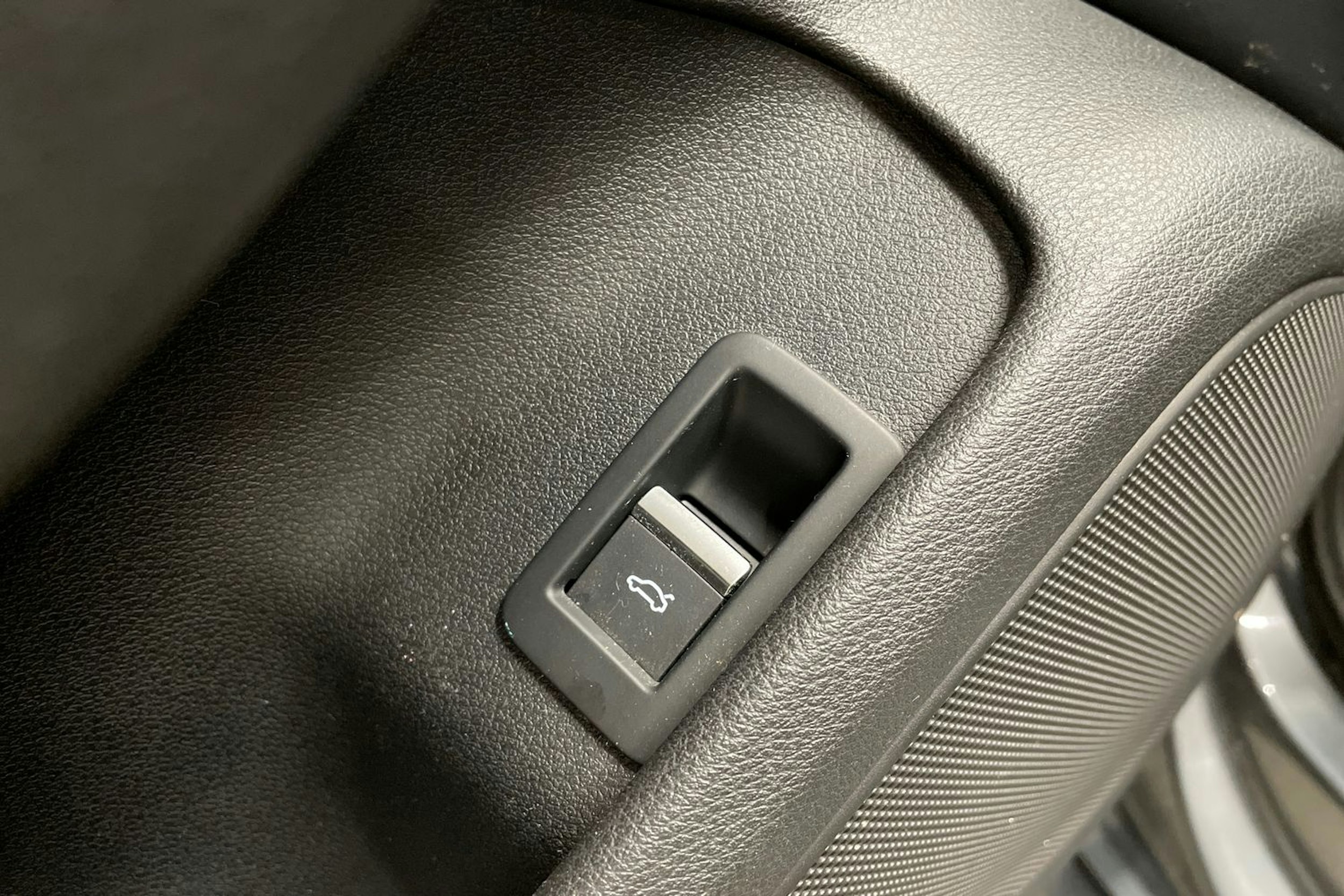 Harmaa Audi A4 2016 kuva 26.