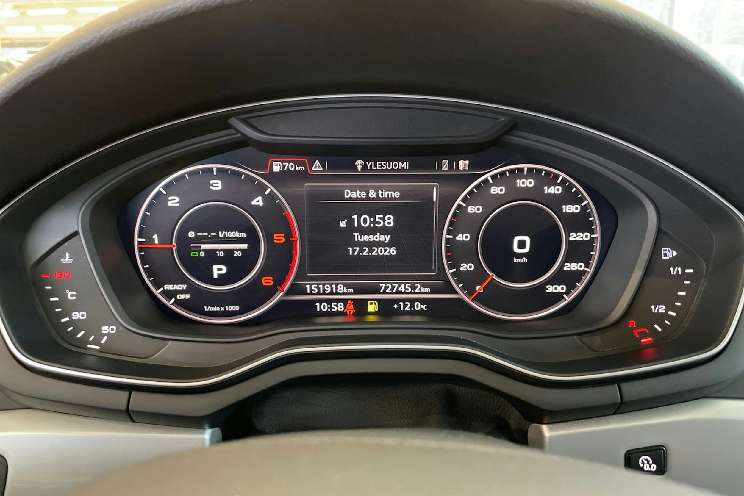 Musta Audi A4 2016 kuva 14.