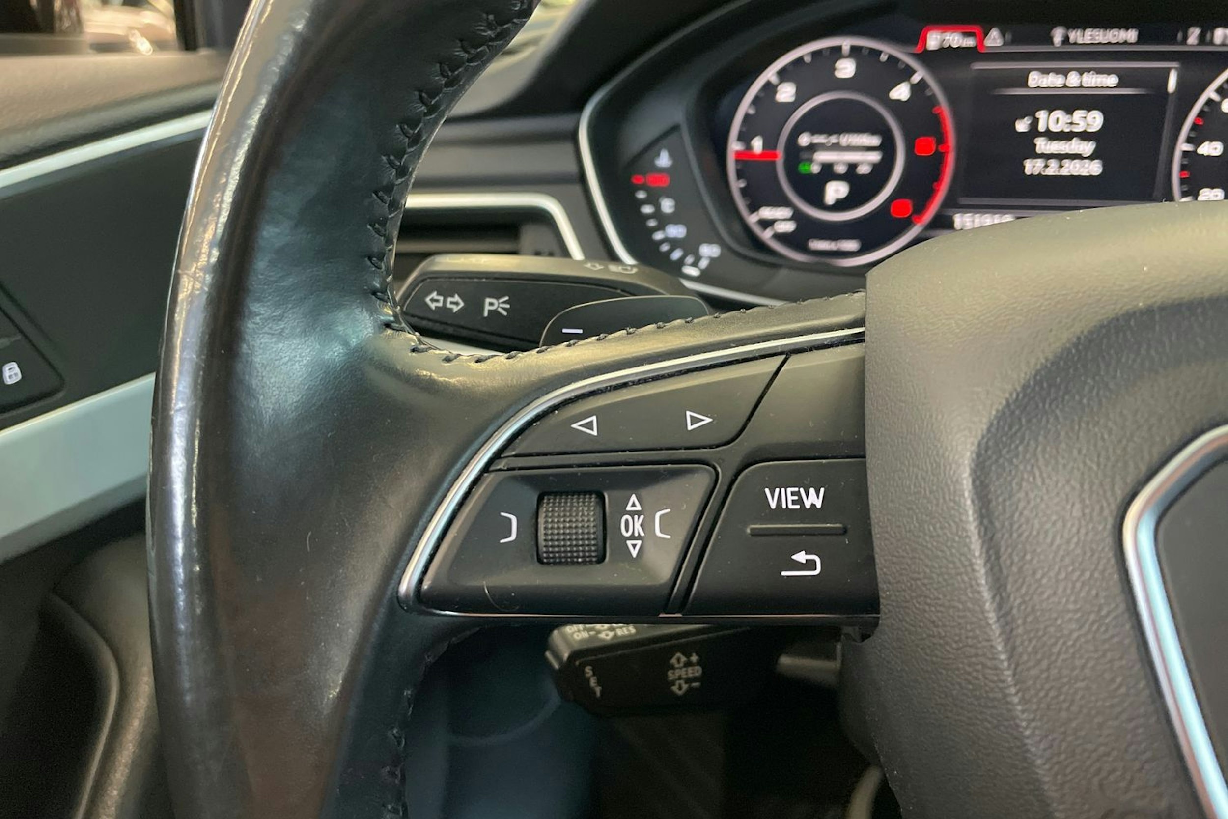 Musta Audi A4 2016 kuva 16.