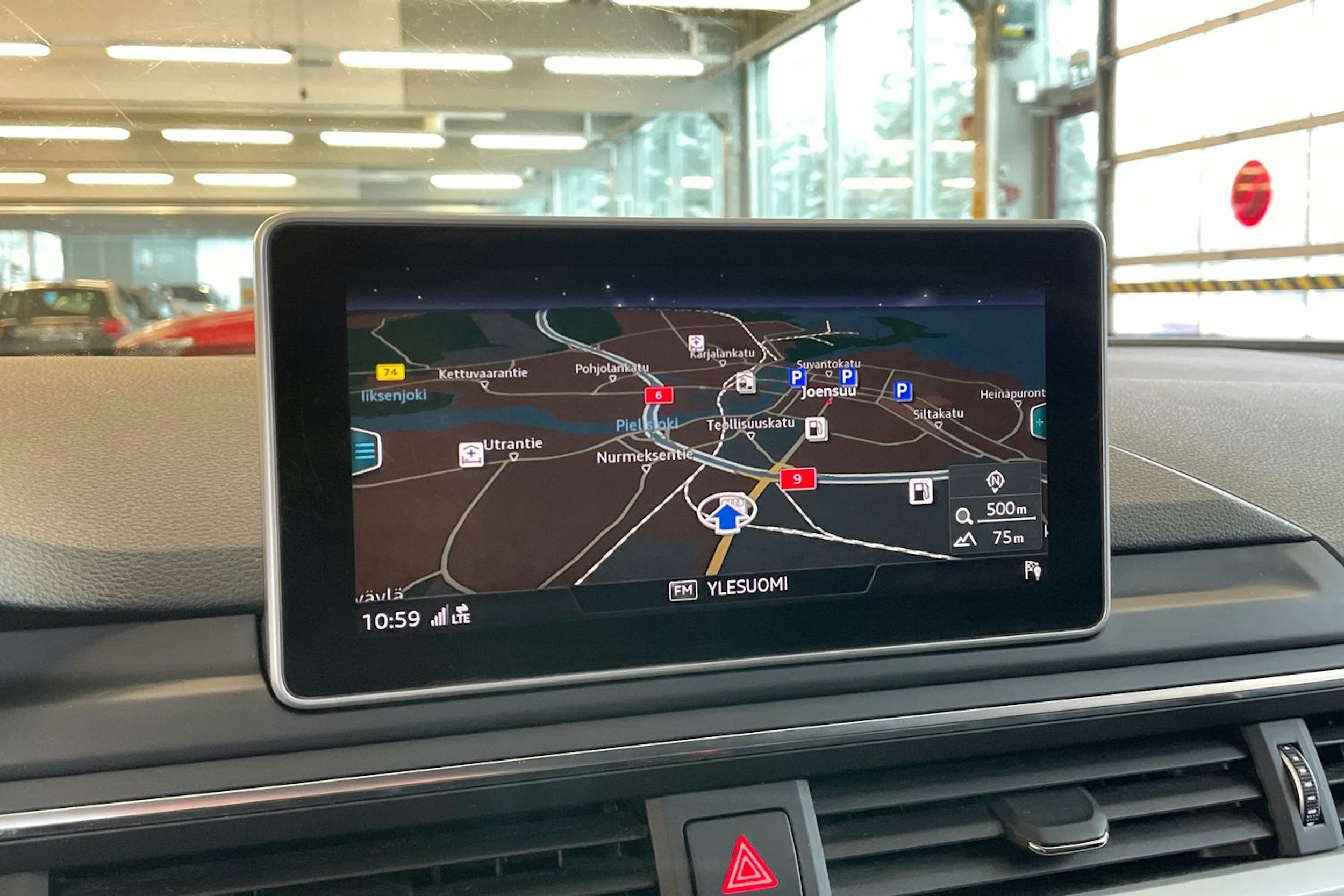 Musta Audi A4 2016 kuva 18.