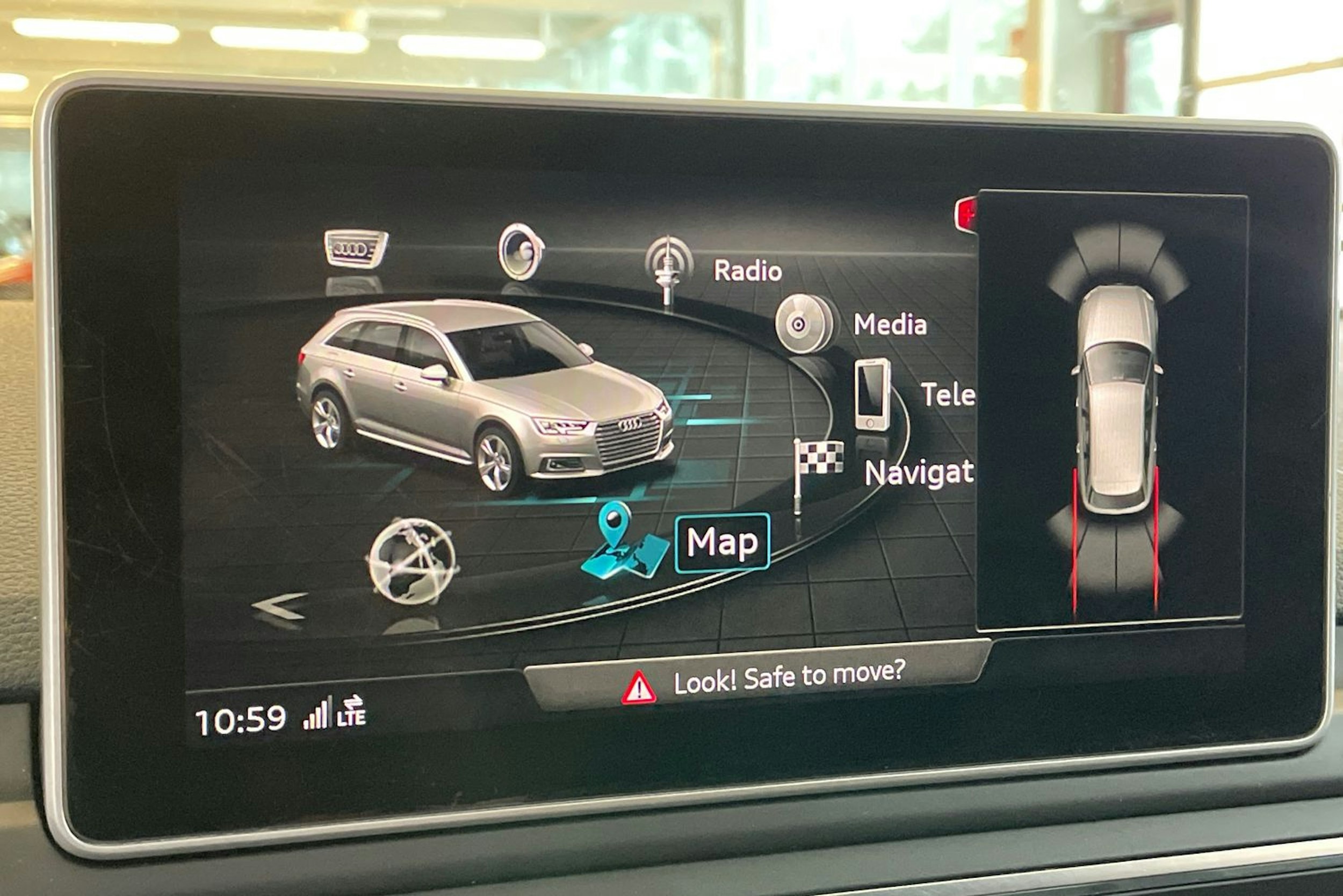 Musta Audi A4 2016 kuva 19.