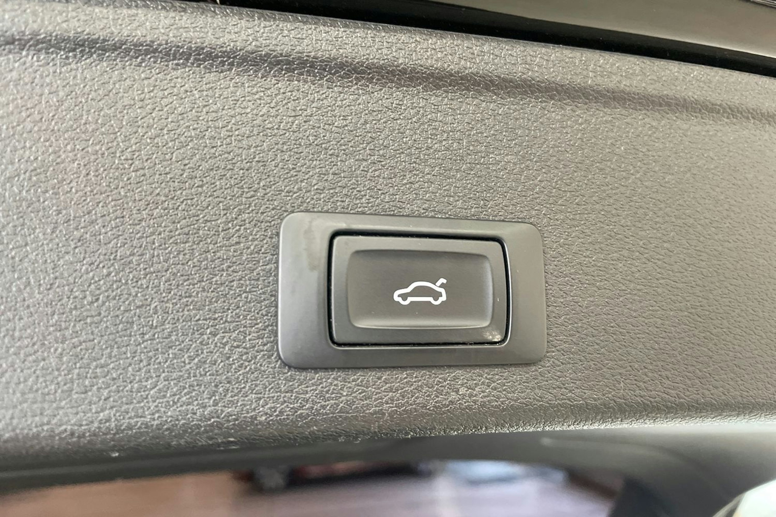 Musta Audi A4 2016 kuva 23.