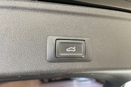 Musta Audi A4 2016 kuva 23.