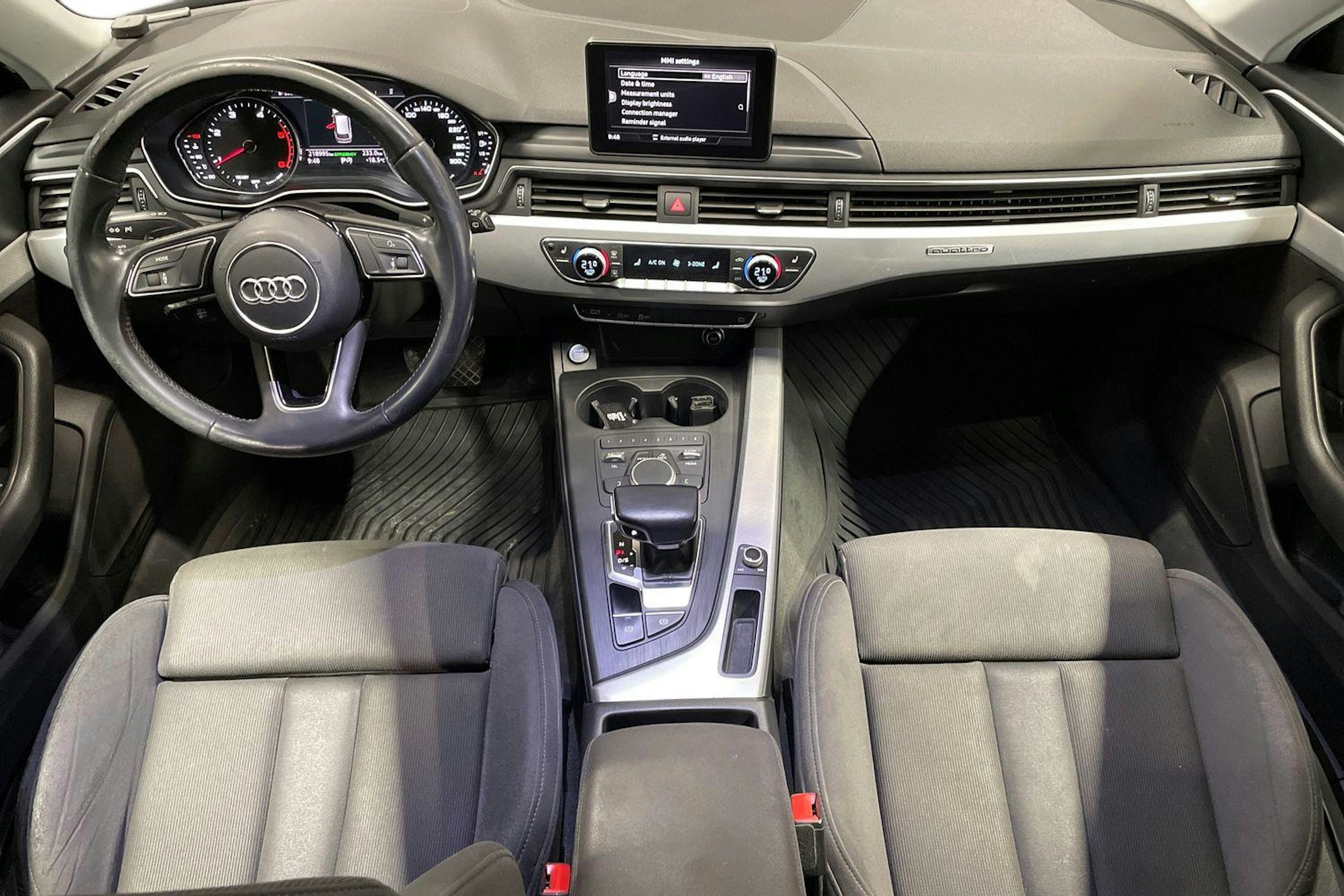 musta Audi A4 2016 kuva 9.