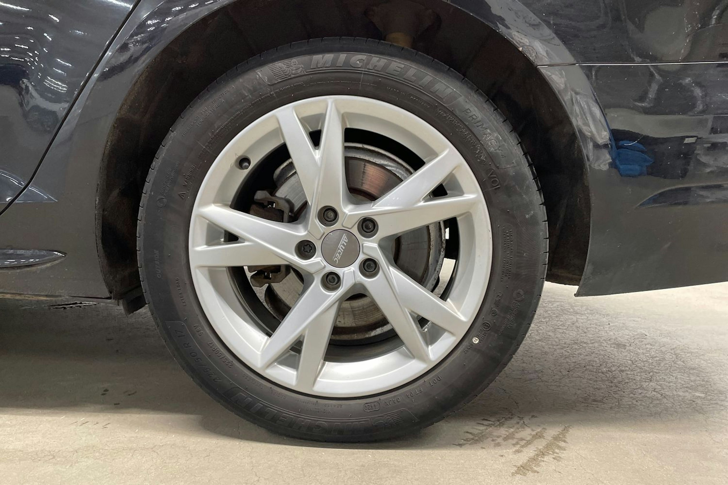 musta Audi A4 2016 kuva 11.