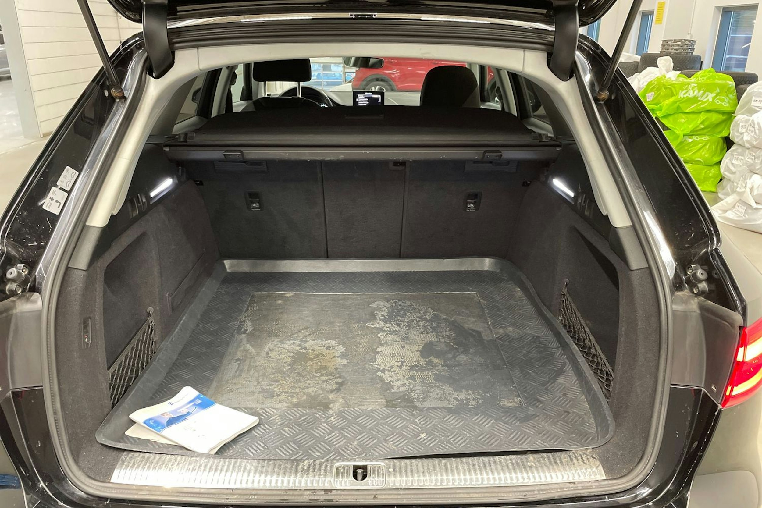musta Audi A4 2016 kuva 15.