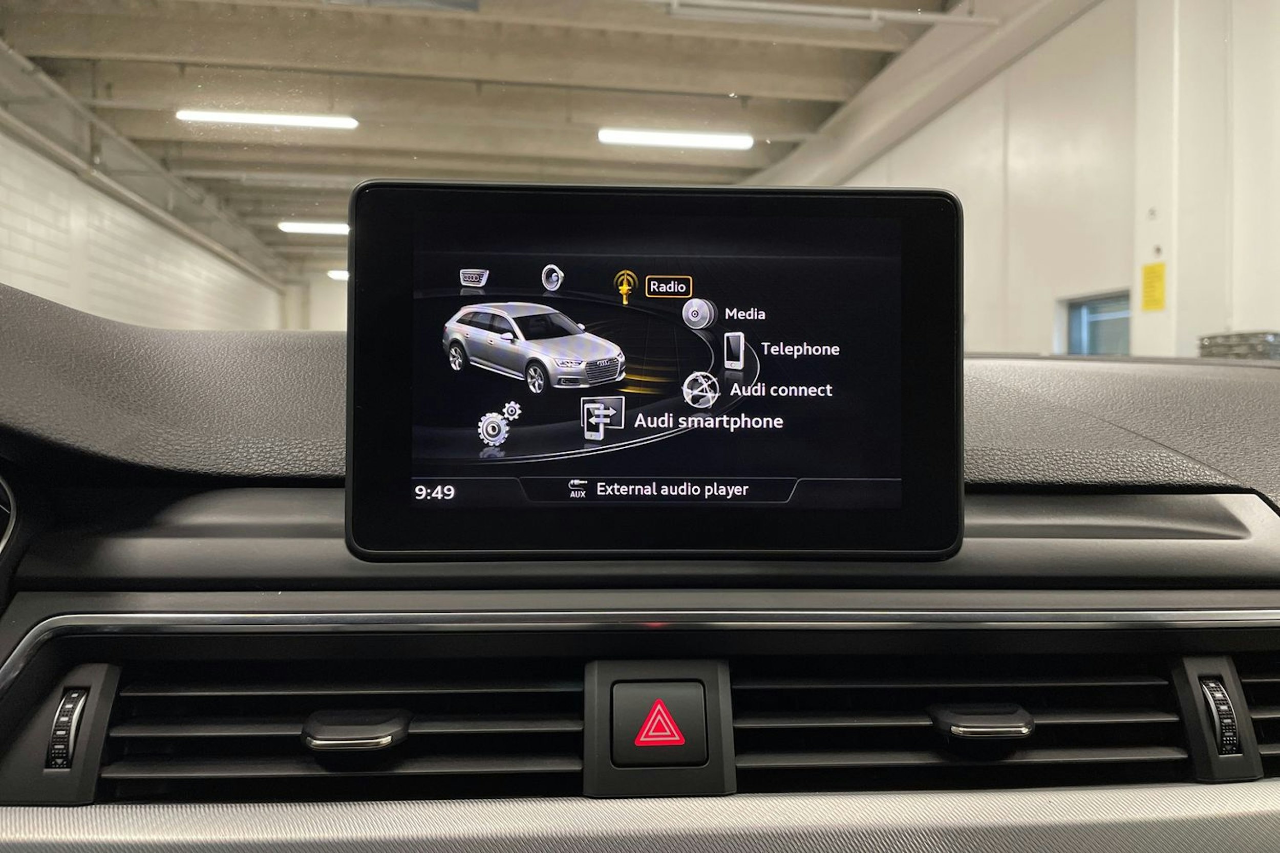 musta Audi A4 2016 kuva 17.