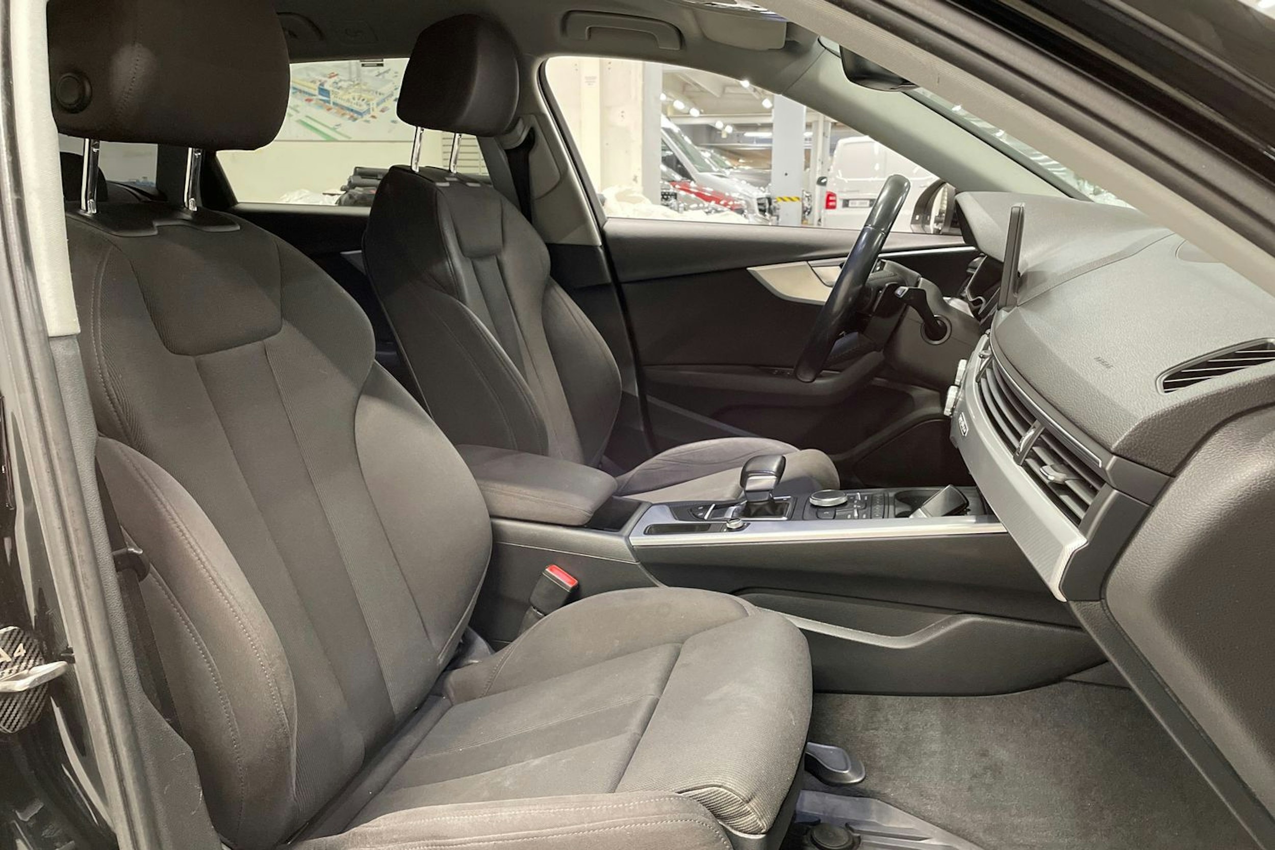 musta Audi A4 2016 kuva 28.
