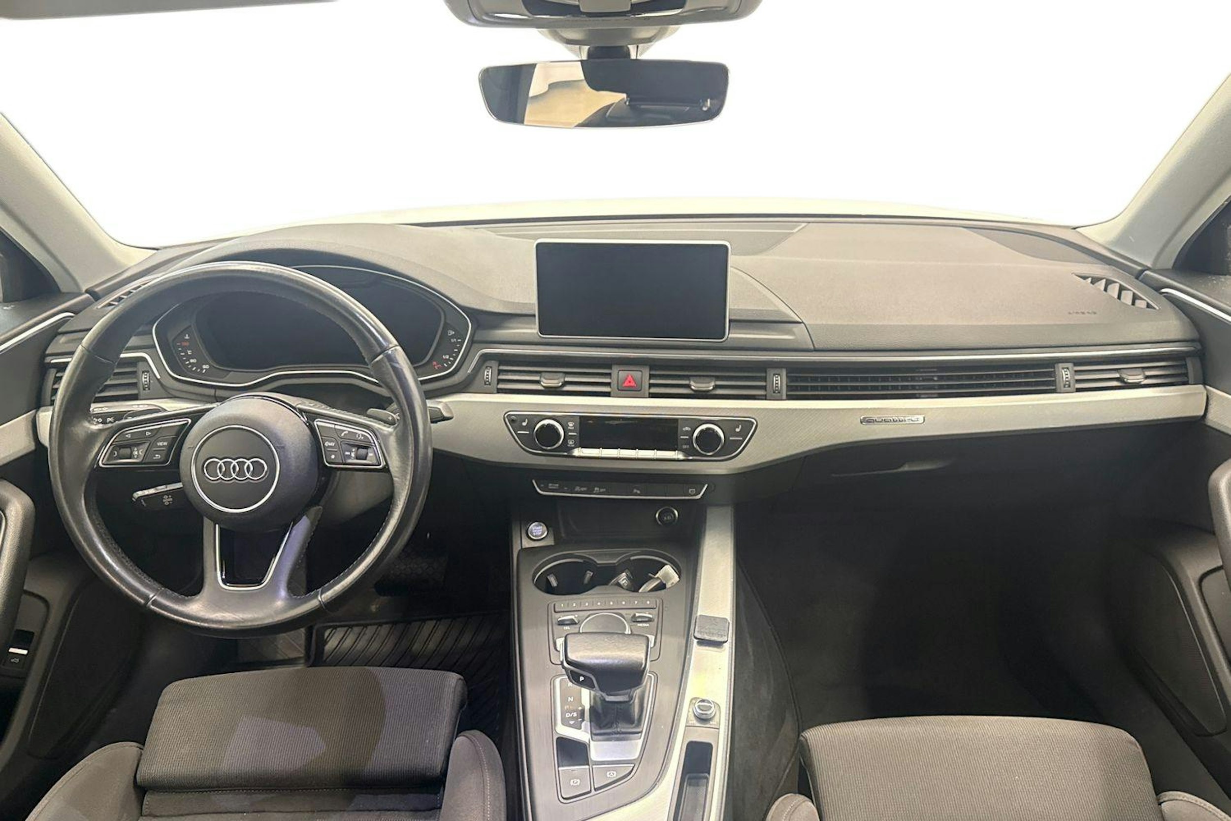 Valkoinen Audi A4 2016 kuva 7.